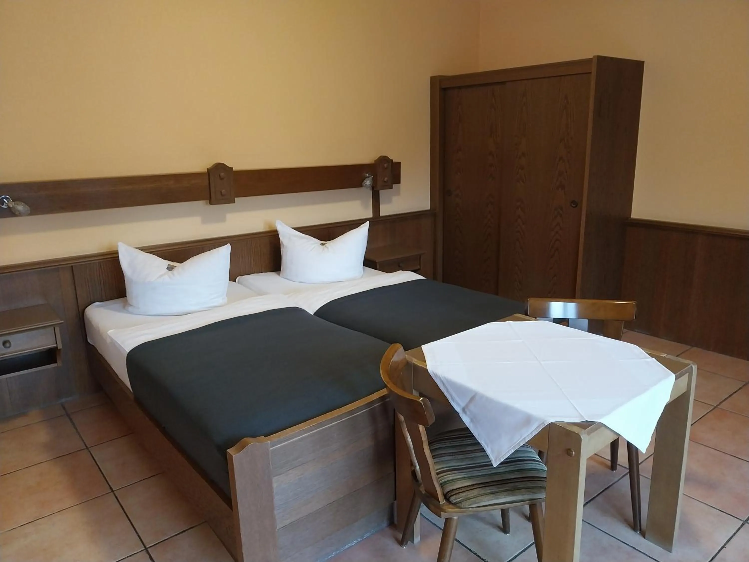 Bed in Landhaus im kühlen Grunde Garni