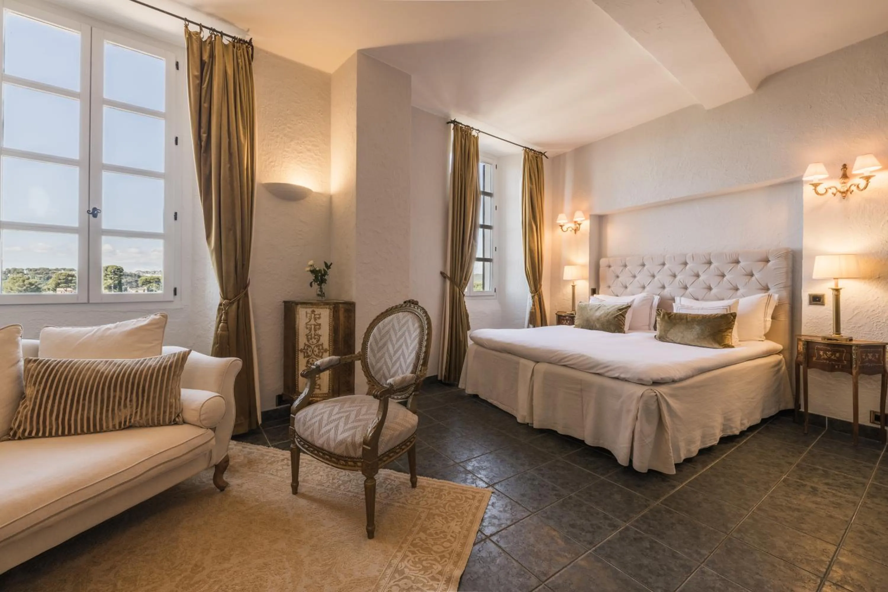 Bedroom, Bed in Château Le Cagnard