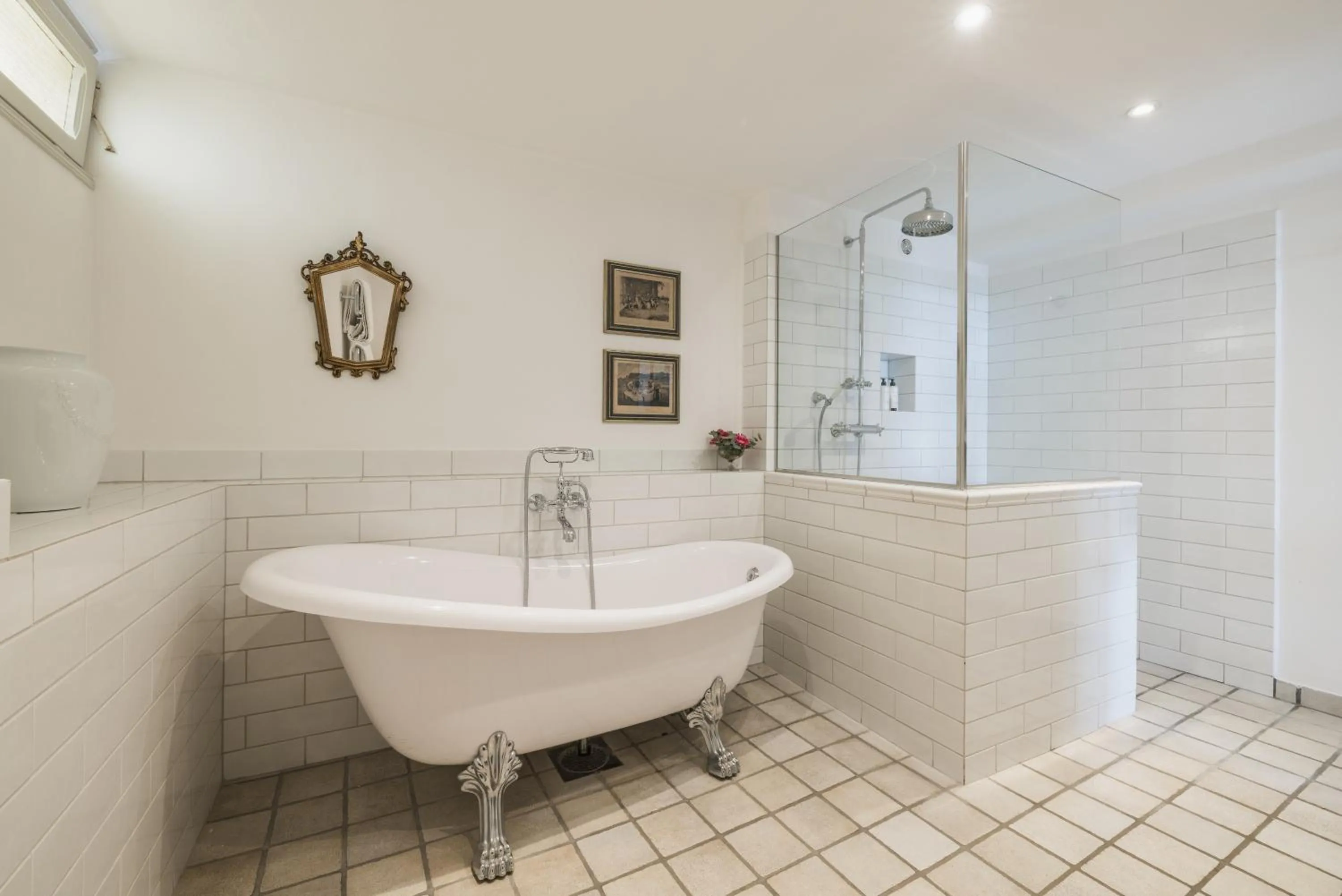 Property building in Château Le Cagnard