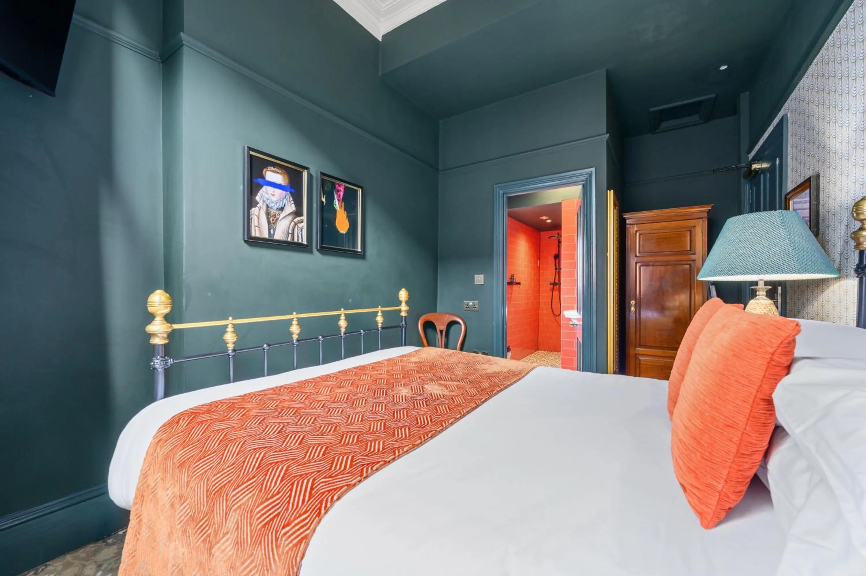 Bed in Clementine's Guest House