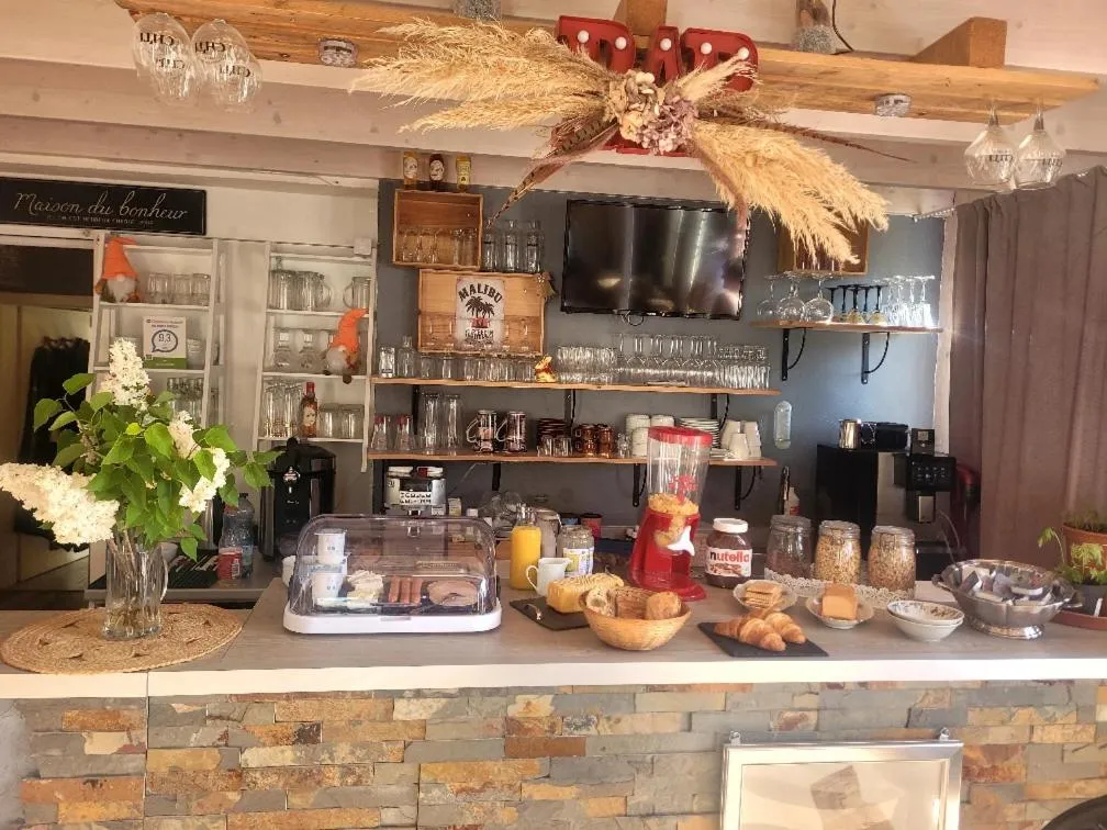 Food and drinks in Gîtes & Chambres d'hôtes Villa La Lorraine