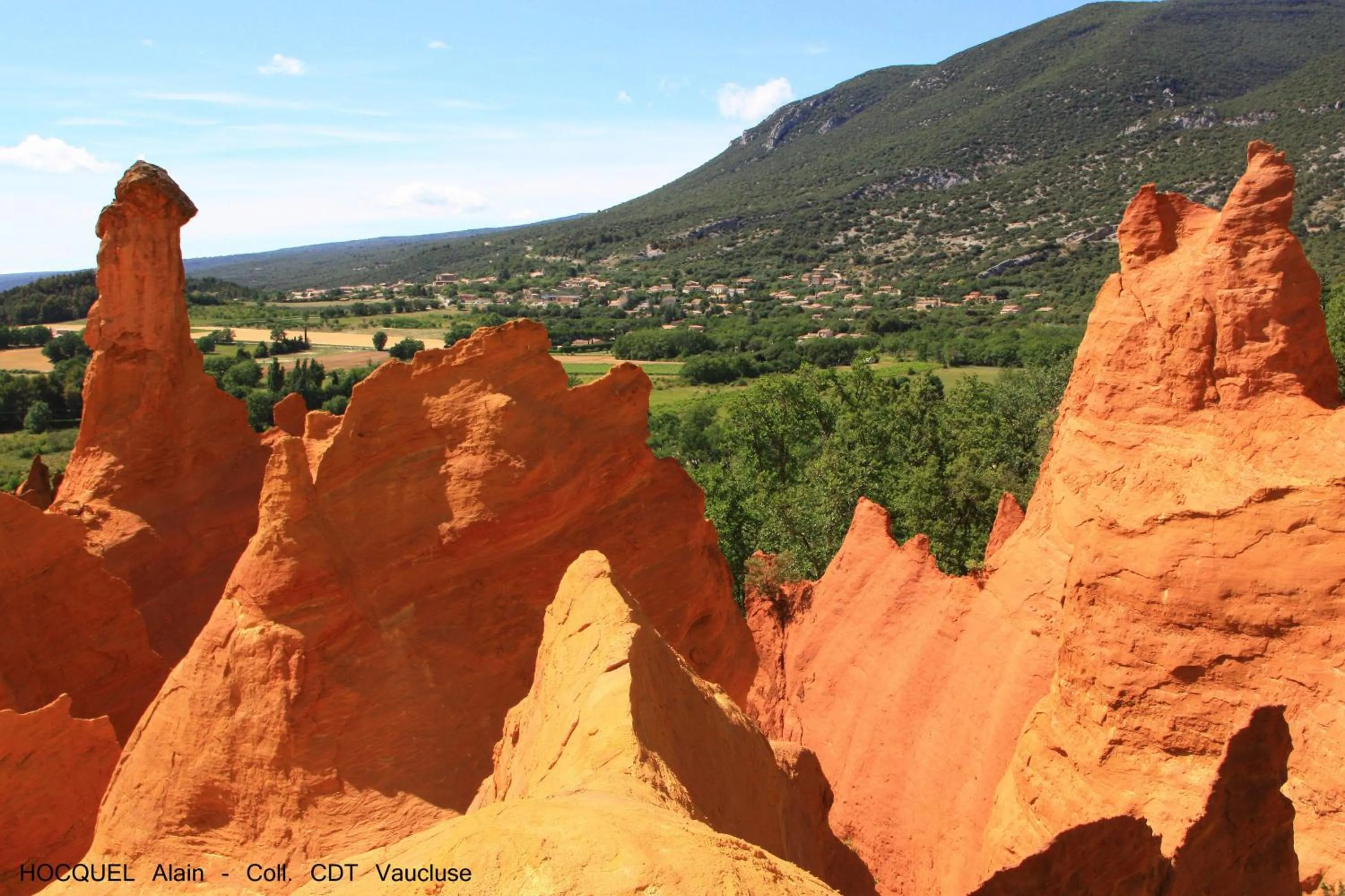 Nearby landmark in Les Terrasses - Gordes