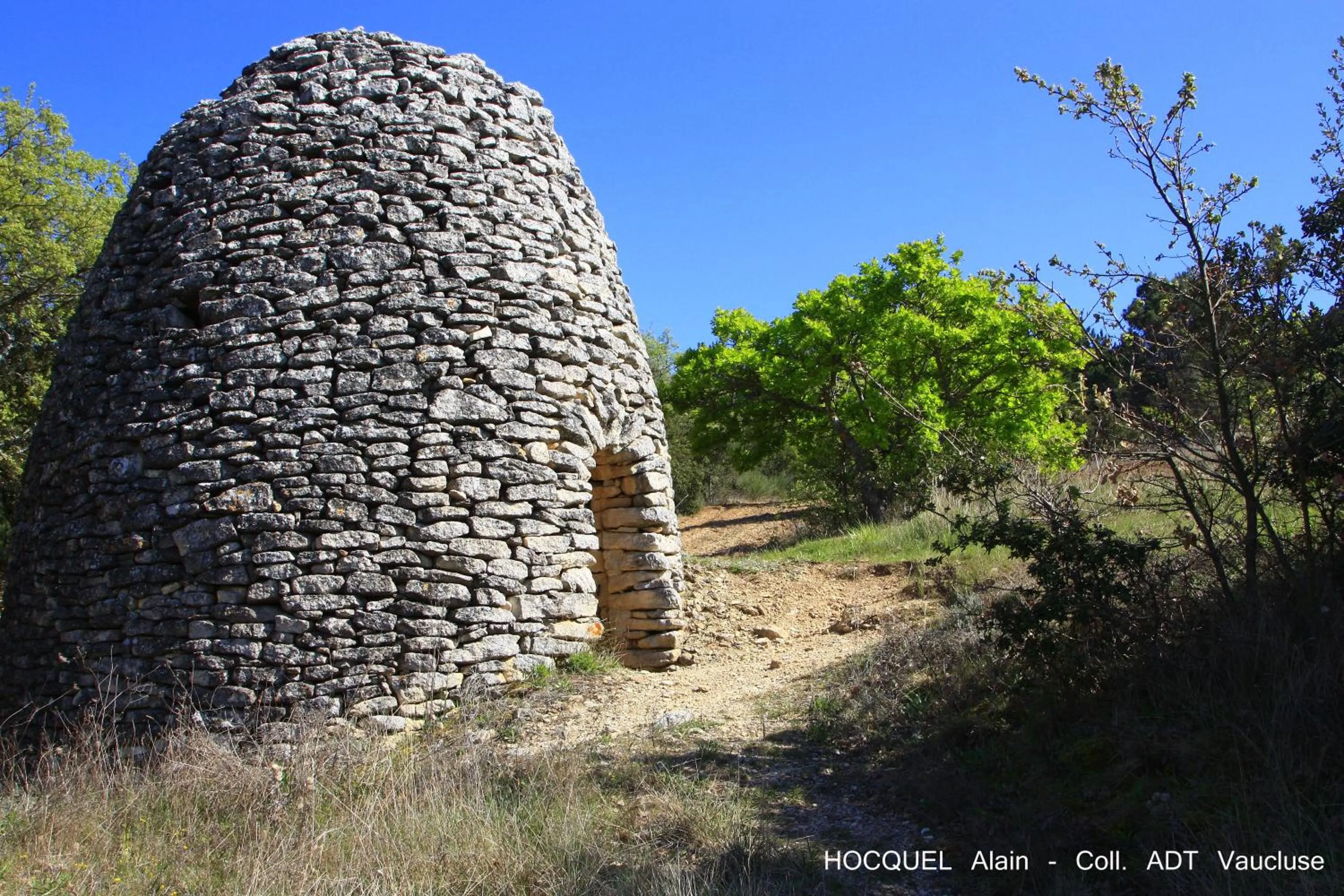 Nearby landmark in Les Terrasses - Gordes