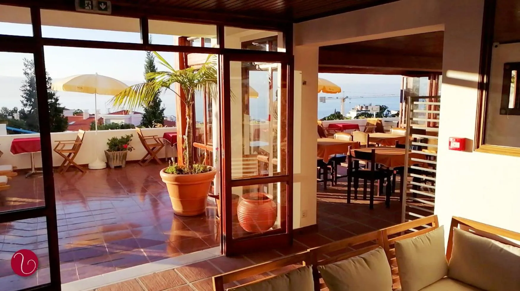 Breakfast in GuestHouse Vila Lusitania