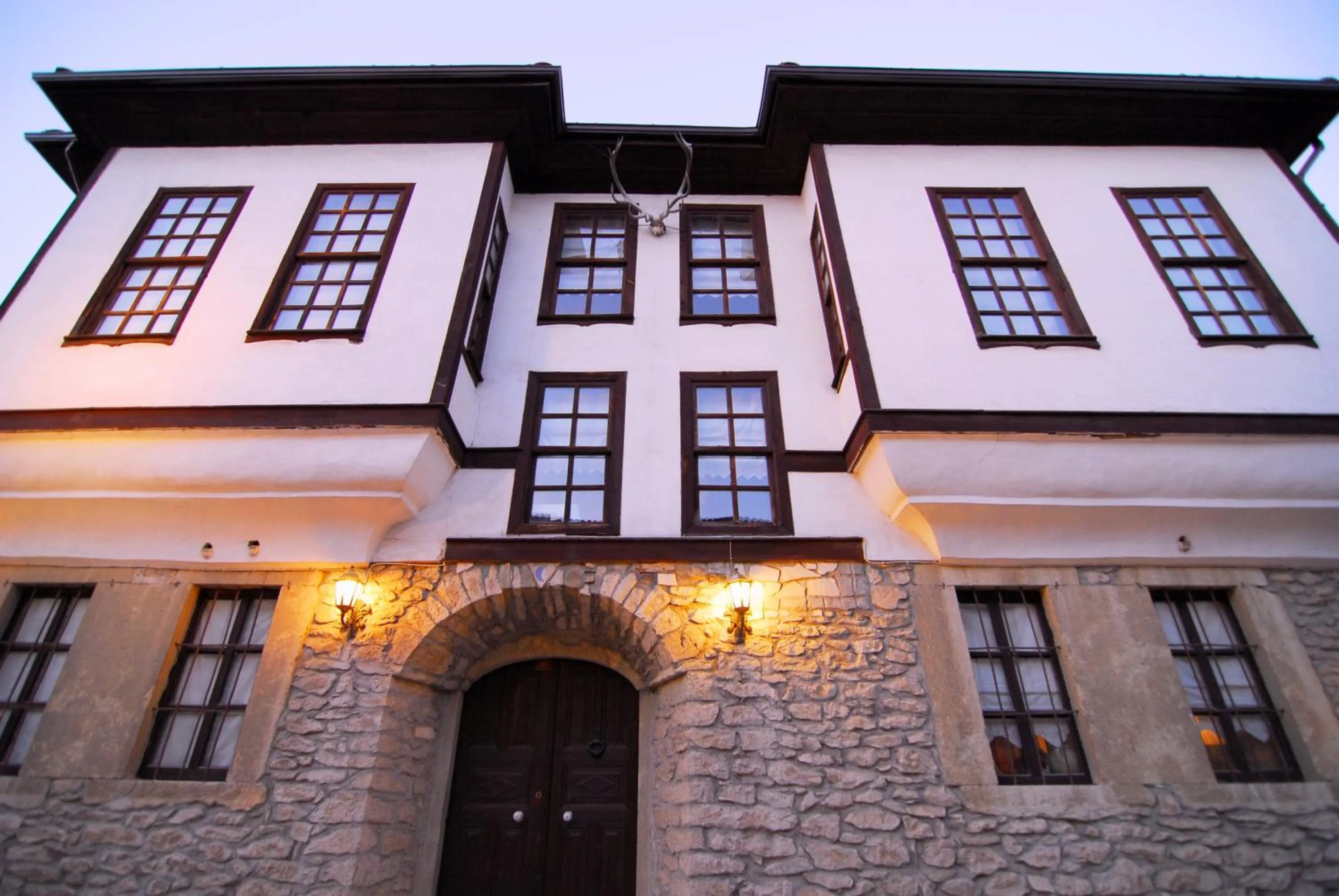 Property building in Mehves Hanim Konagi