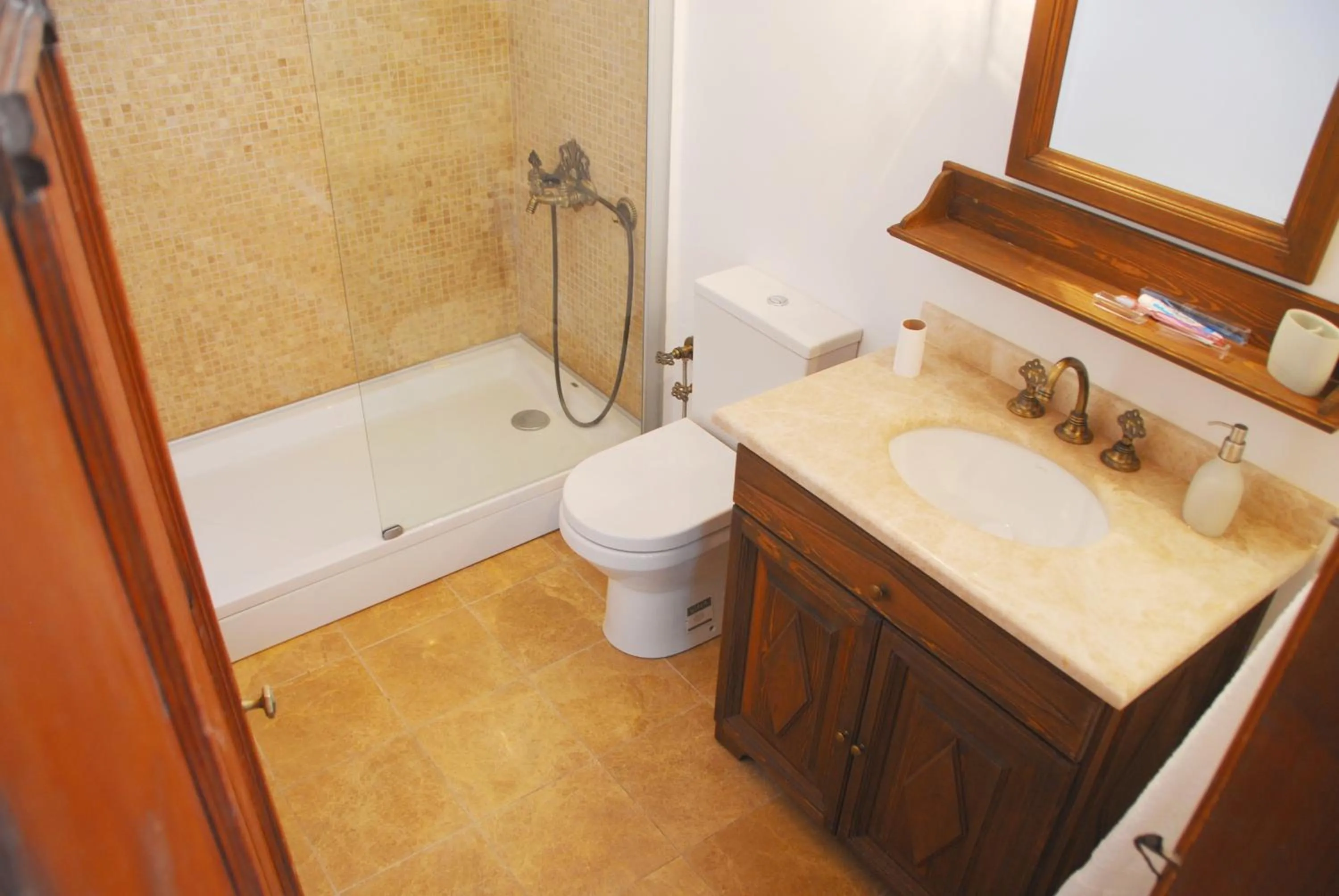 Shower in Mehves Hanim Konagi