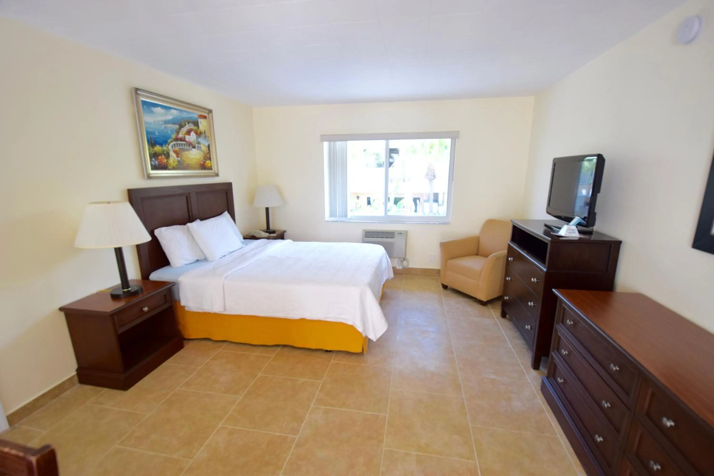 Bedroom, Bed in Surf Side Resort