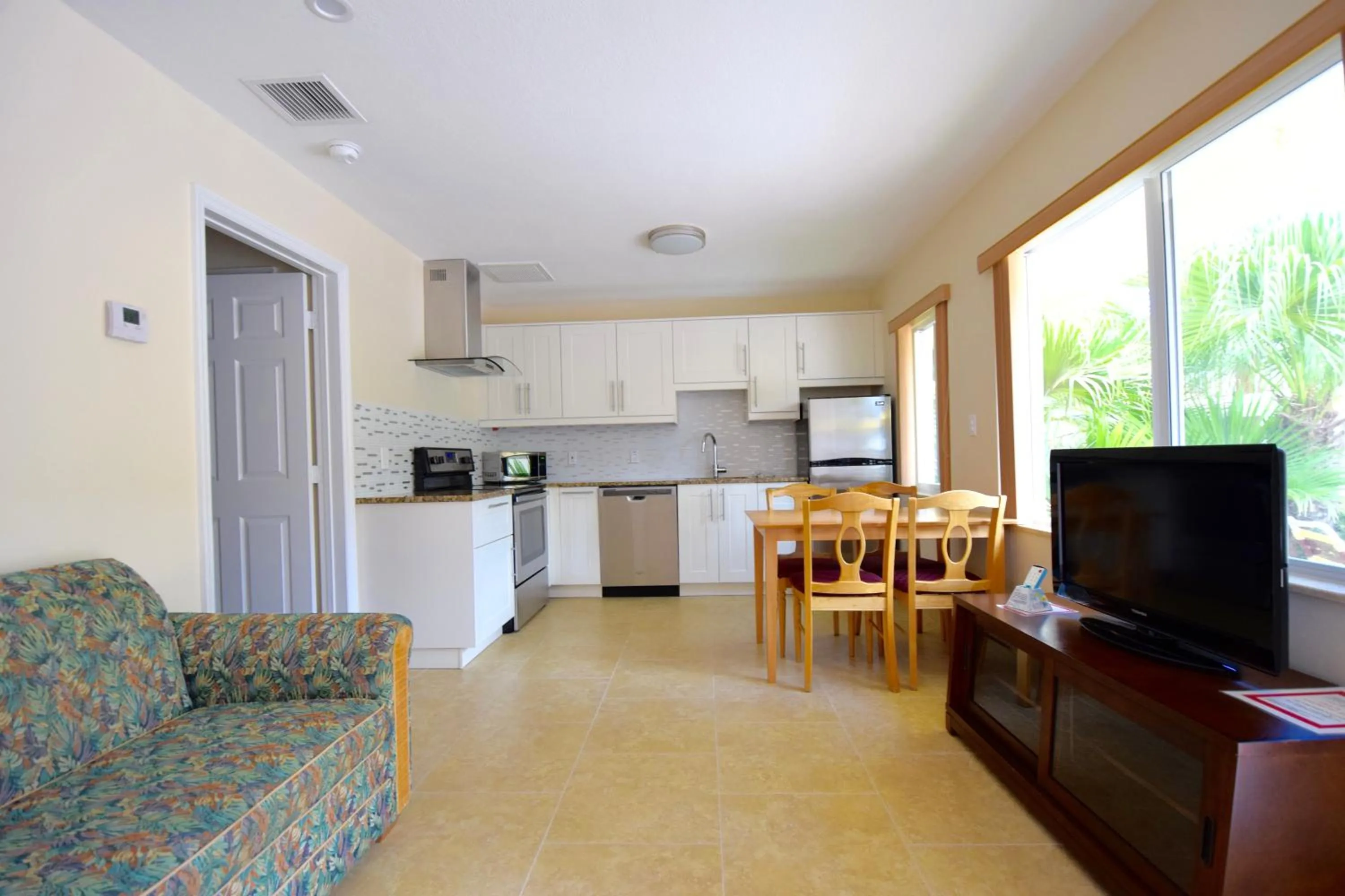 Kitchen or kitchenette in Surf Side Resort