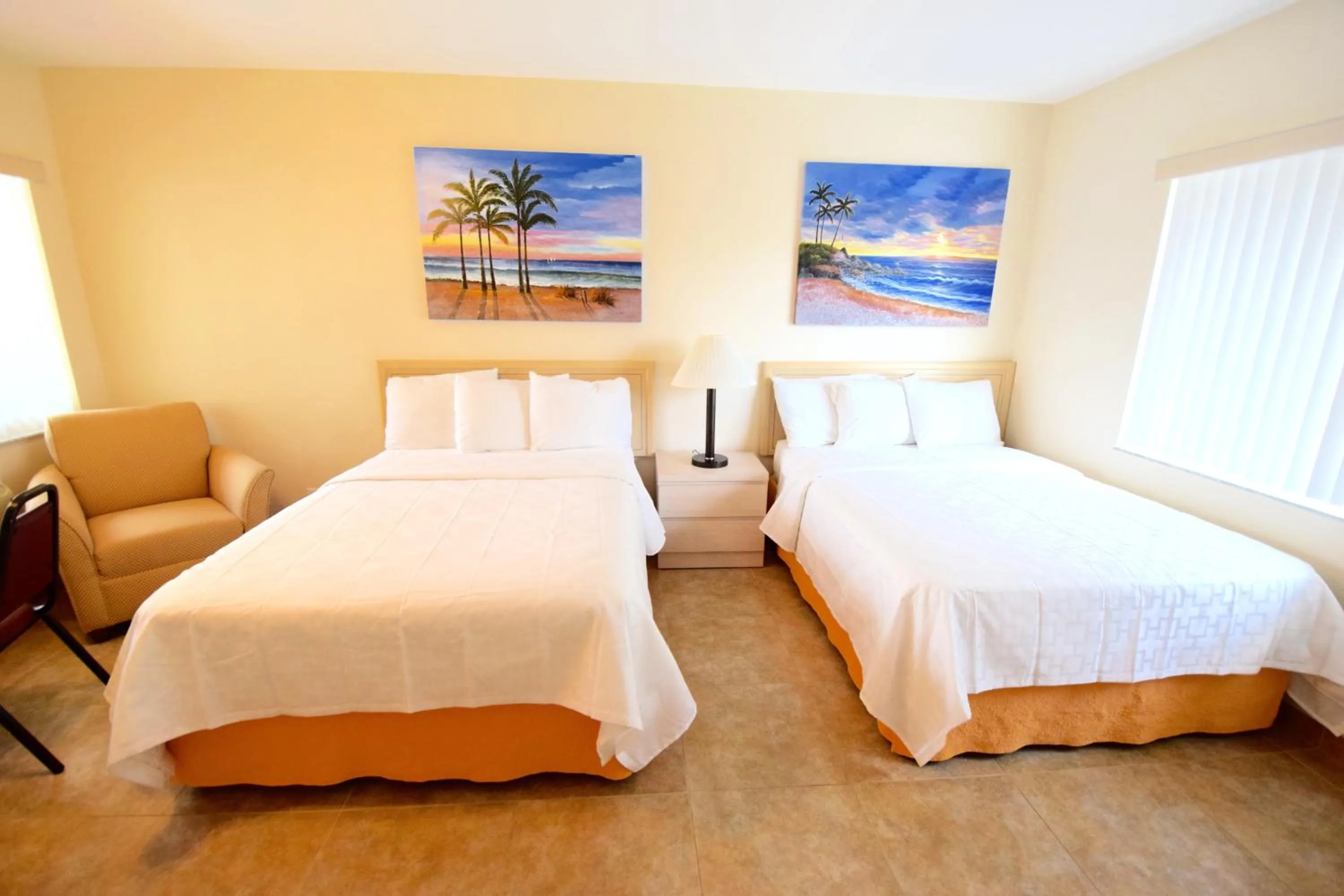 Photo of the whole room, Bed in Surf Side Resort