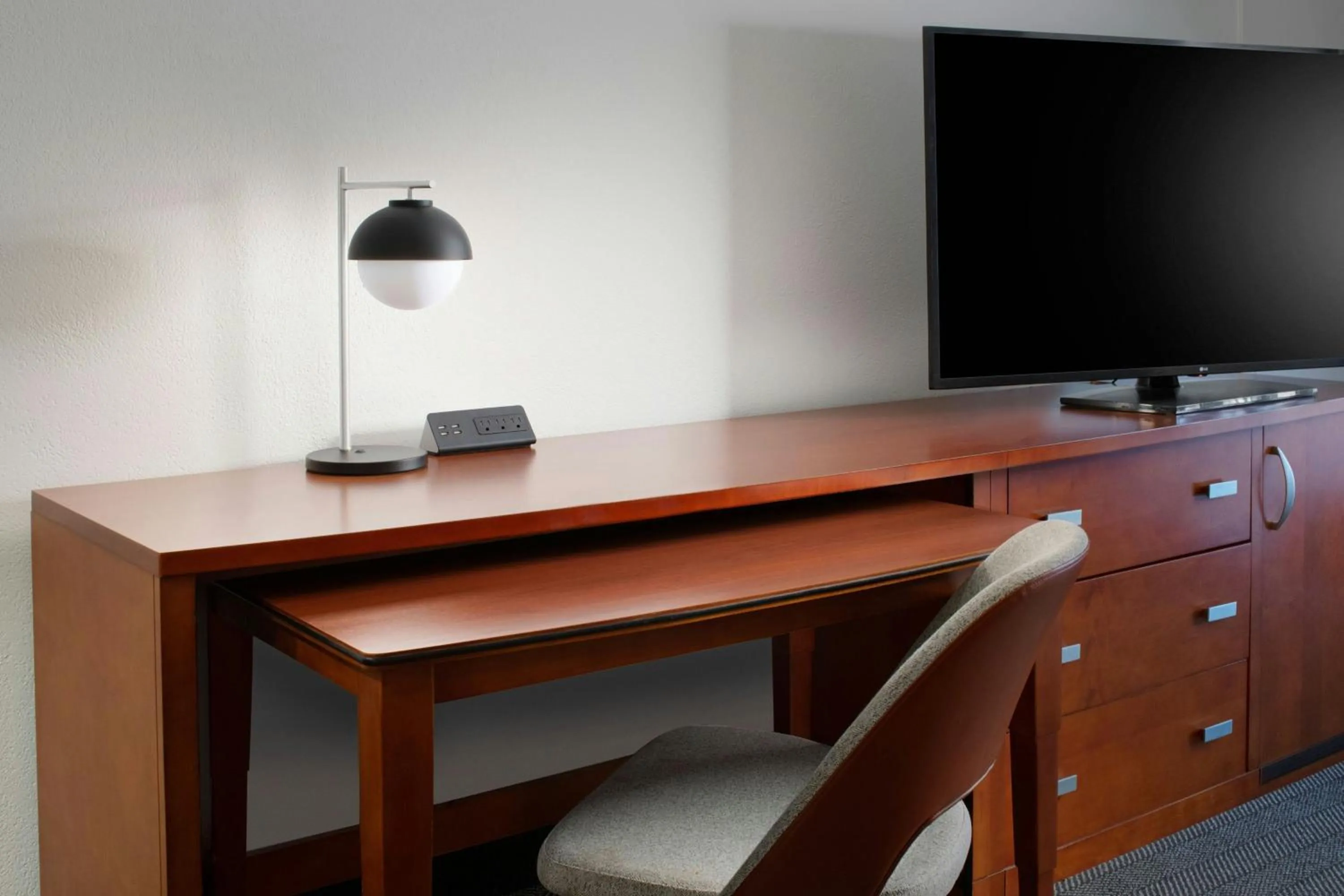 Photo of the whole room in Courtyard by Marriott San Antonio Downtown