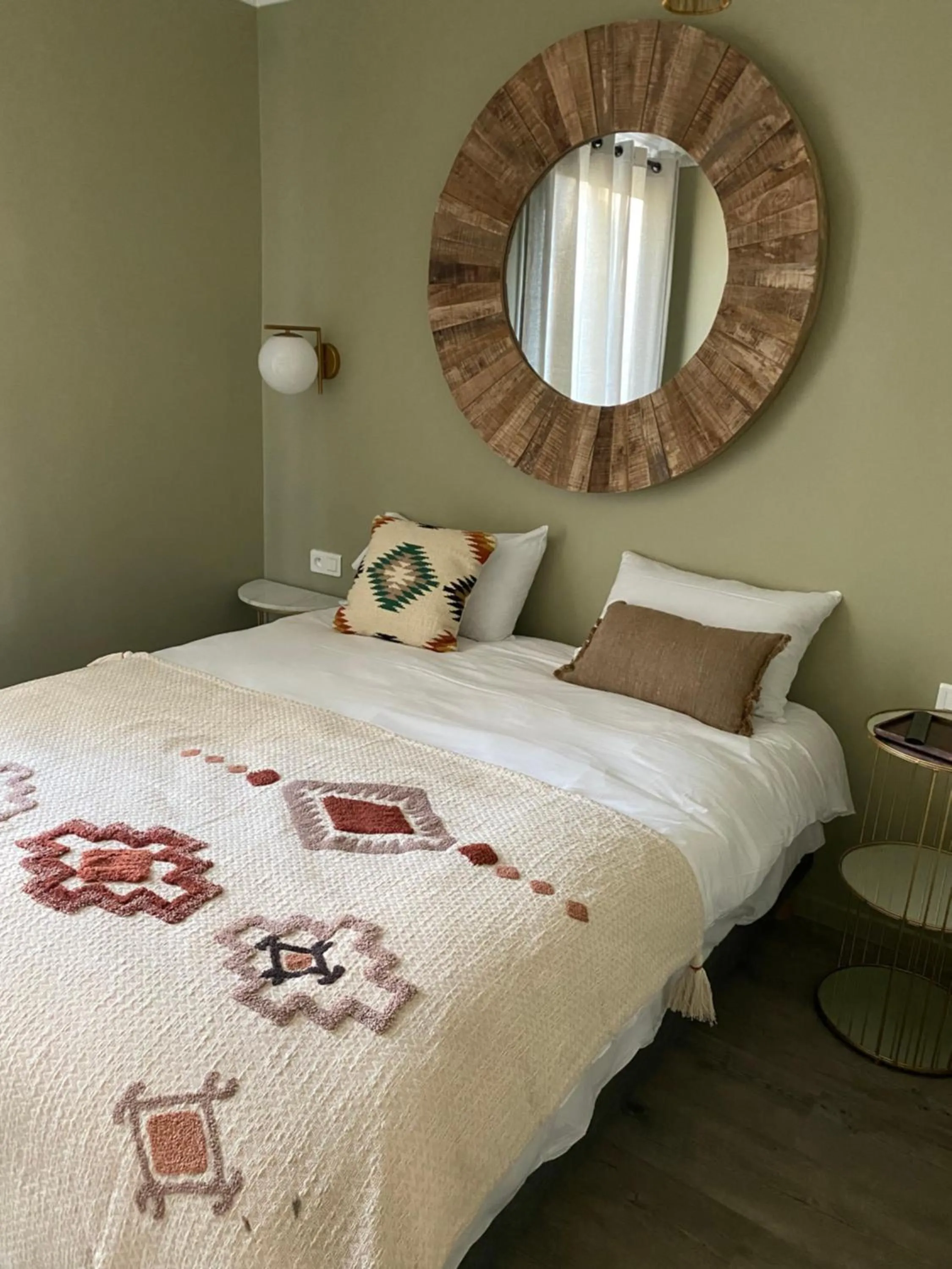 Bed in Le Grand Albert 1er