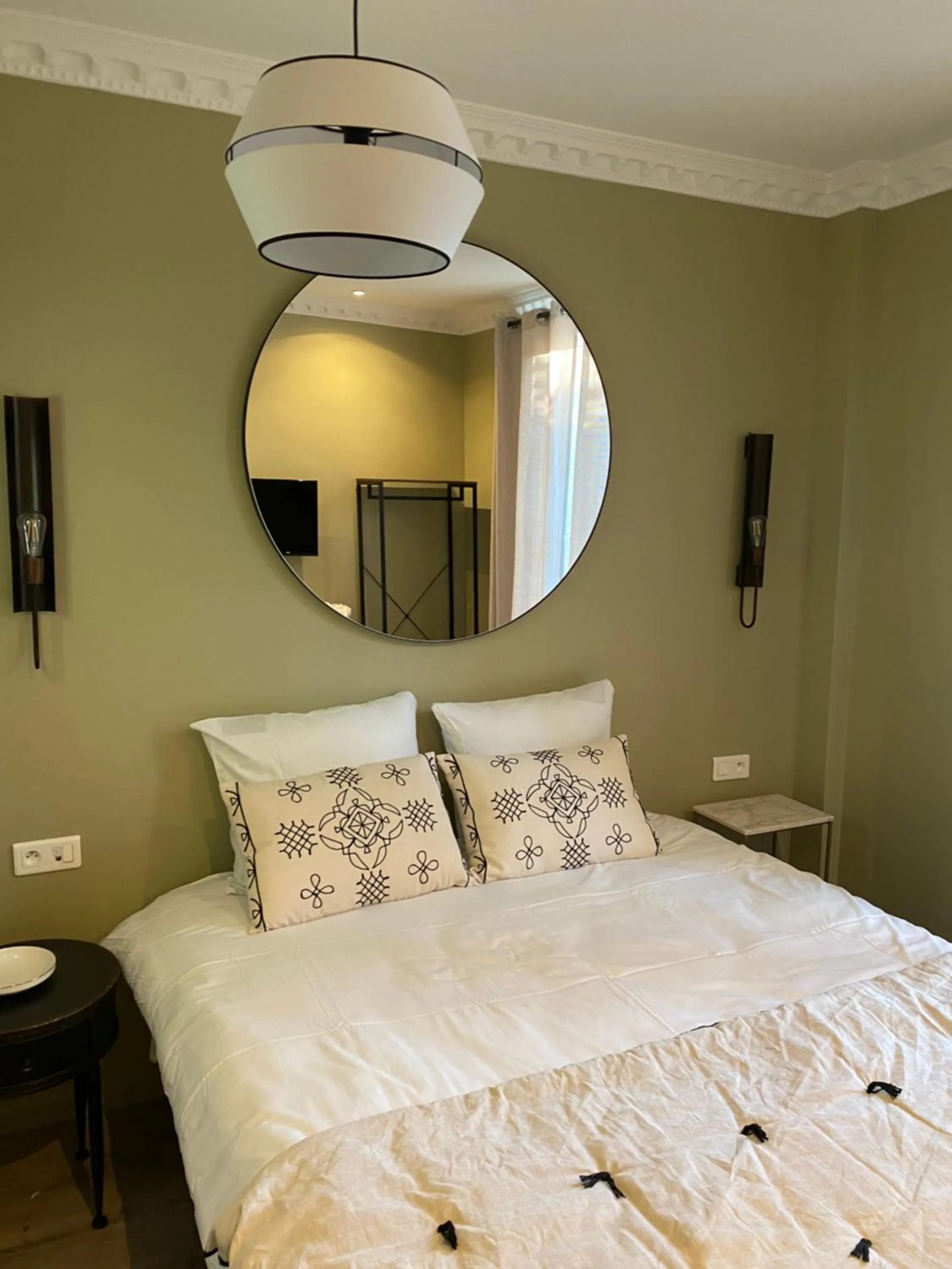 Bed in Le Grand Albert 1er