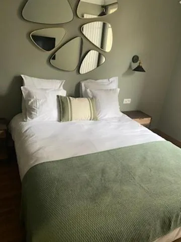 Bed in Le Grand Albert 1er