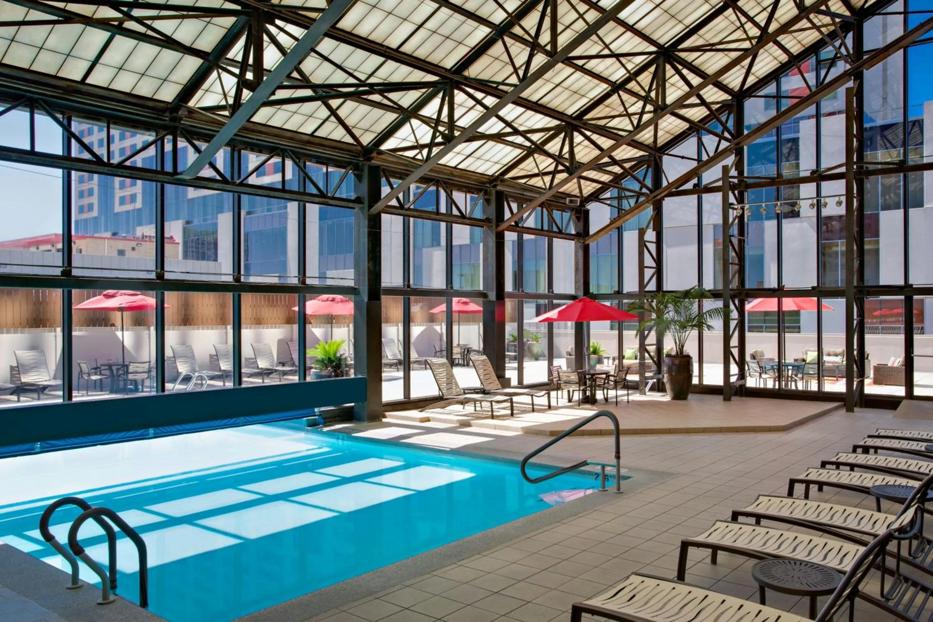 Swimming pool in San Antonio Marriott Riverwalk