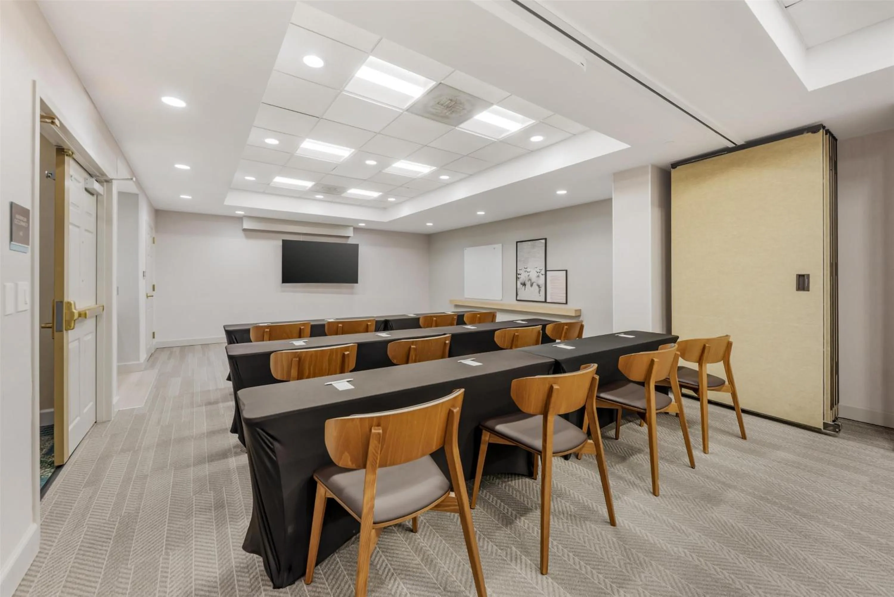 Meeting/conference room in Sonesta ES Suites San Antonio Downtown Alamo Plaza - Newly Renovated