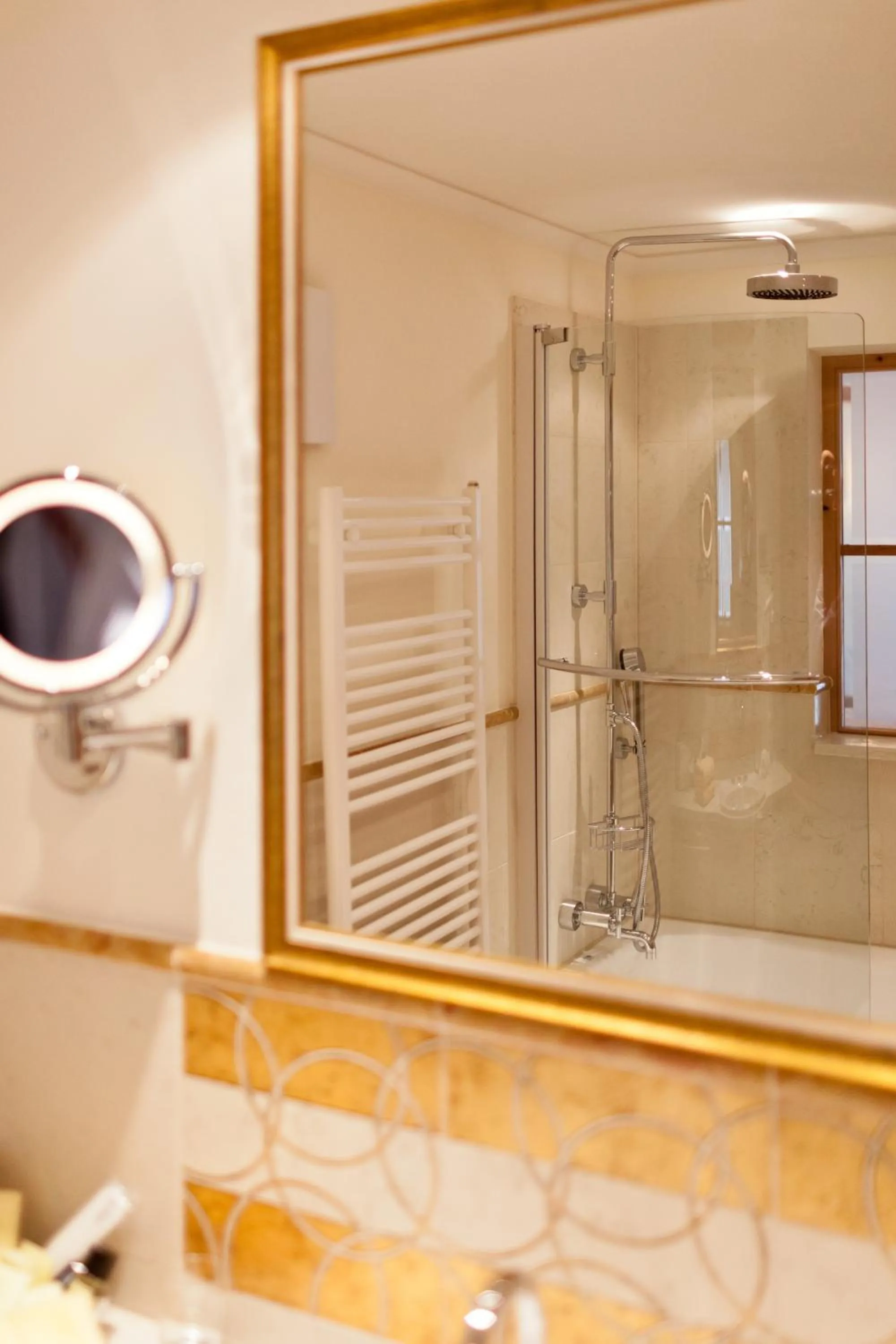 Photo of the whole room in Hotel Solaria Ischgl - 4 superior