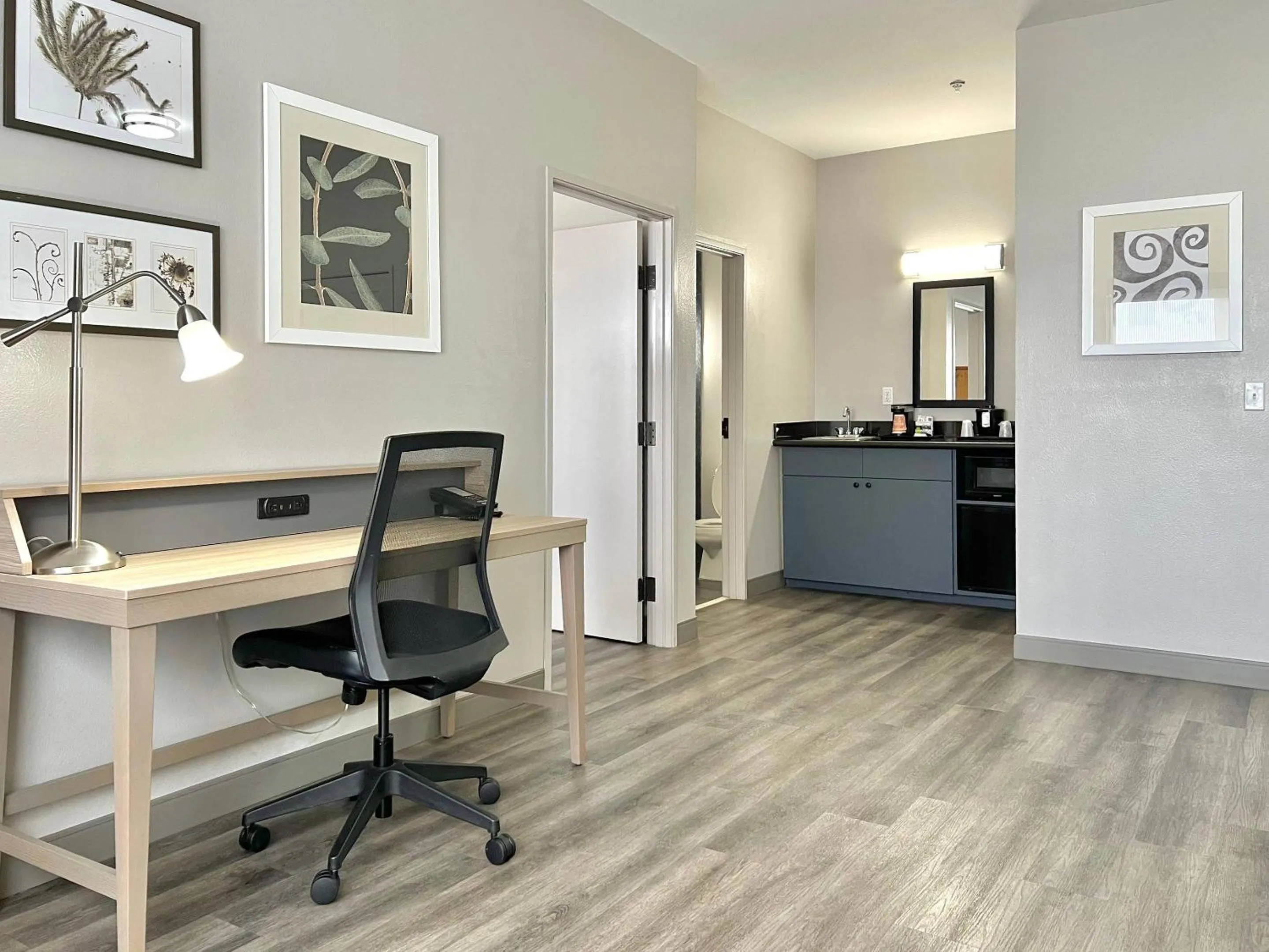 Bedroom in Country Inn & Suites by Radisson, Tucson Airport, AZ