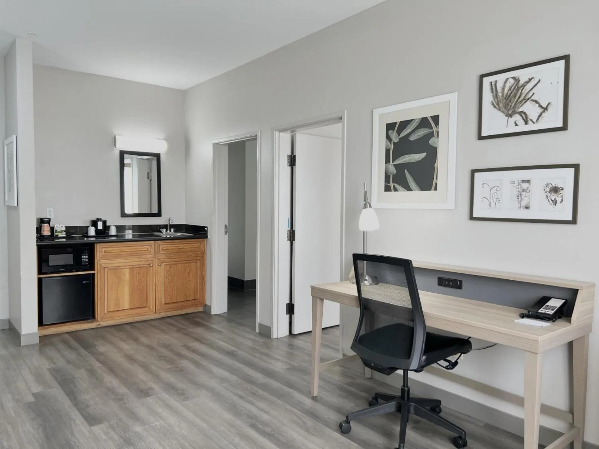 minibar in Country Inn & Suites by Radisson, Tucson Airport, AZ