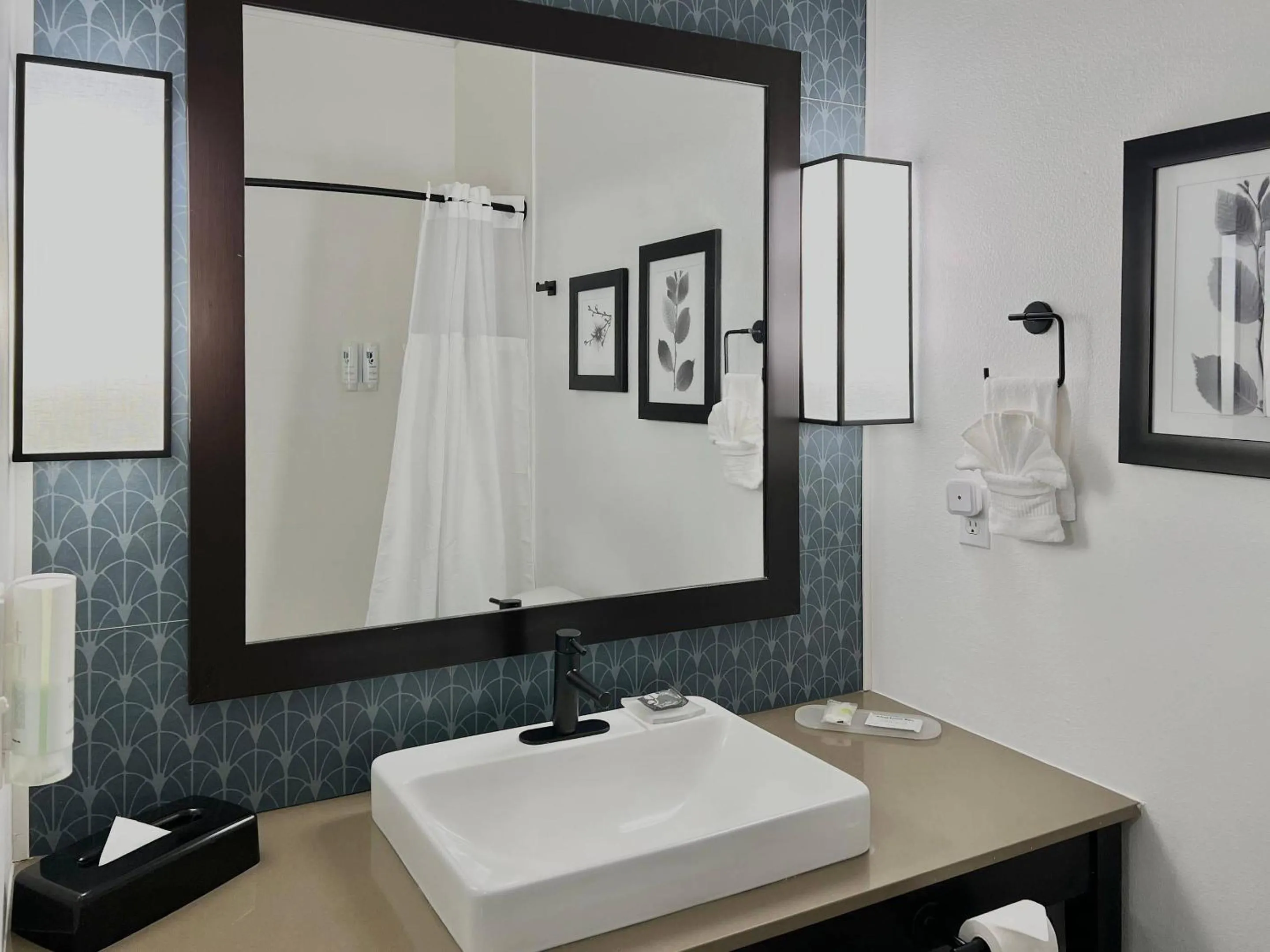 Bedroom in Country Inn & Suites by Radisson, Tucson Airport, AZ