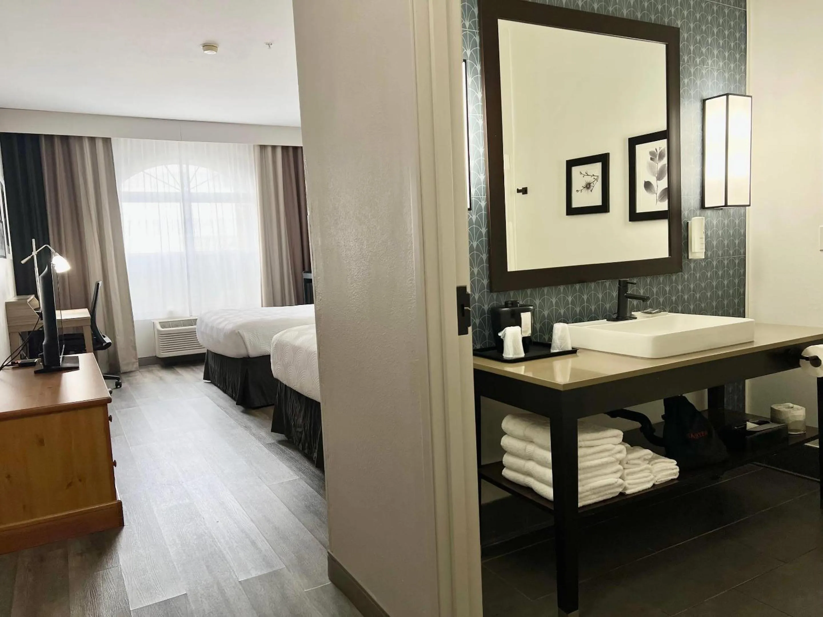 Bedroom, Bed in Country Inn & Suites by Radisson, Tucson Airport, AZ