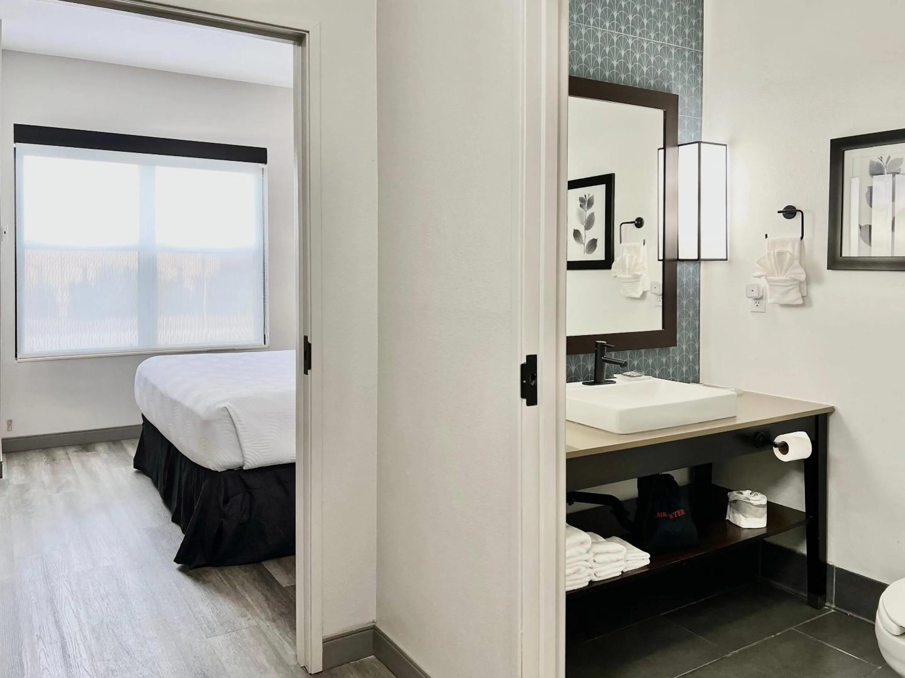 Bedroom, Bed in Country Inn & Suites by Radisson, Tucson Airport, AZ