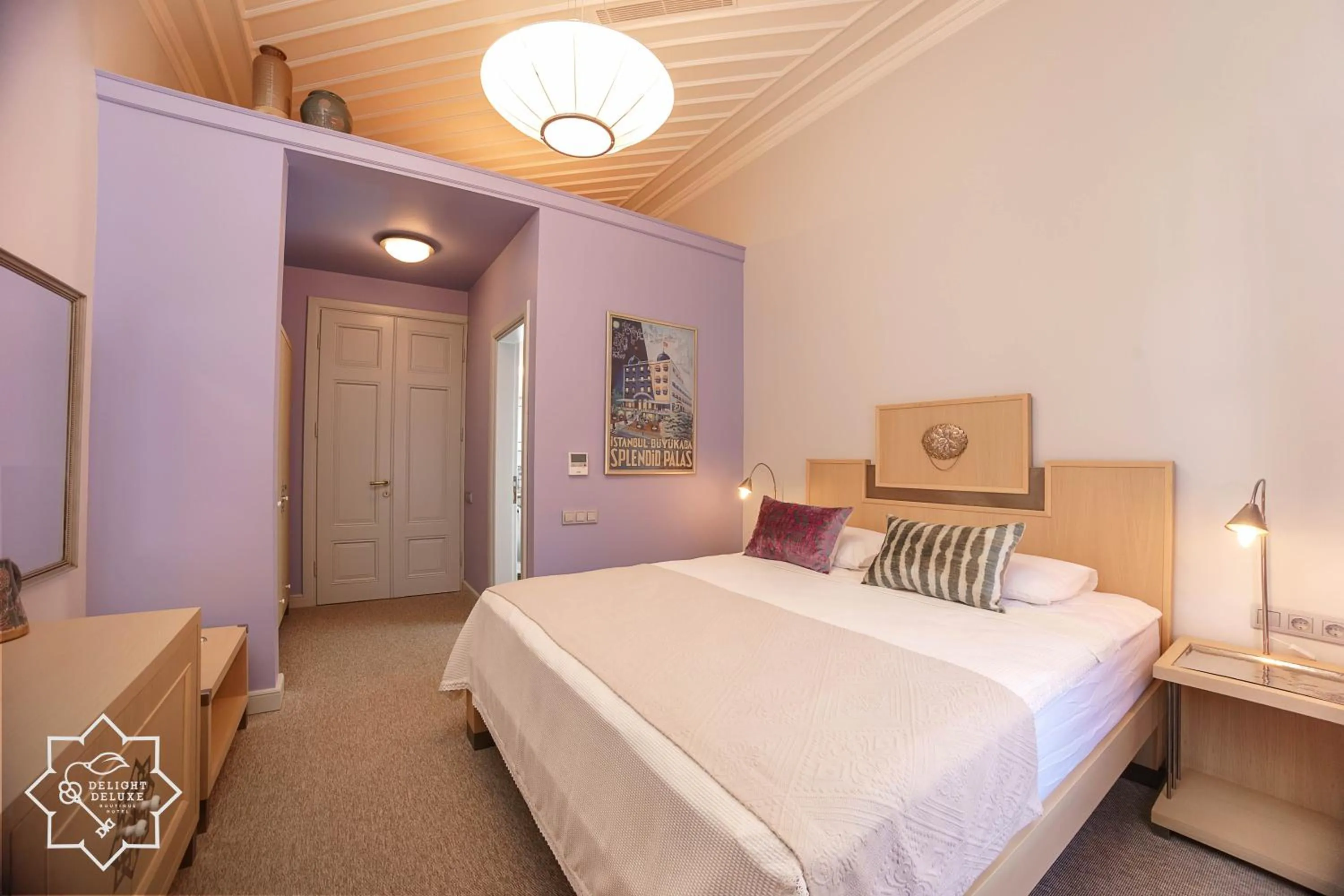 Photo of the whole room, Bed in Delight Deluxe Hotel