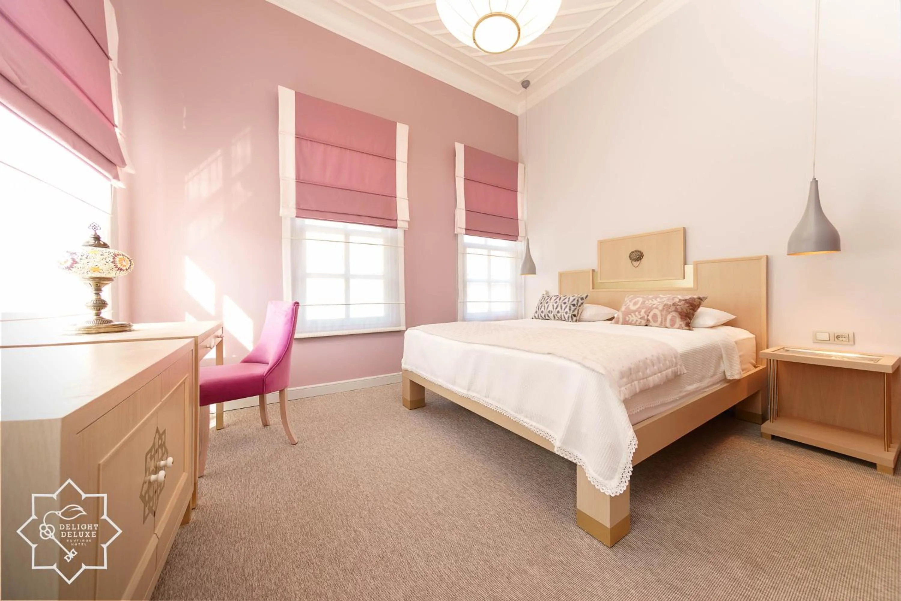 Photo of the whole room, Bed in Delight Deluxe Hotel