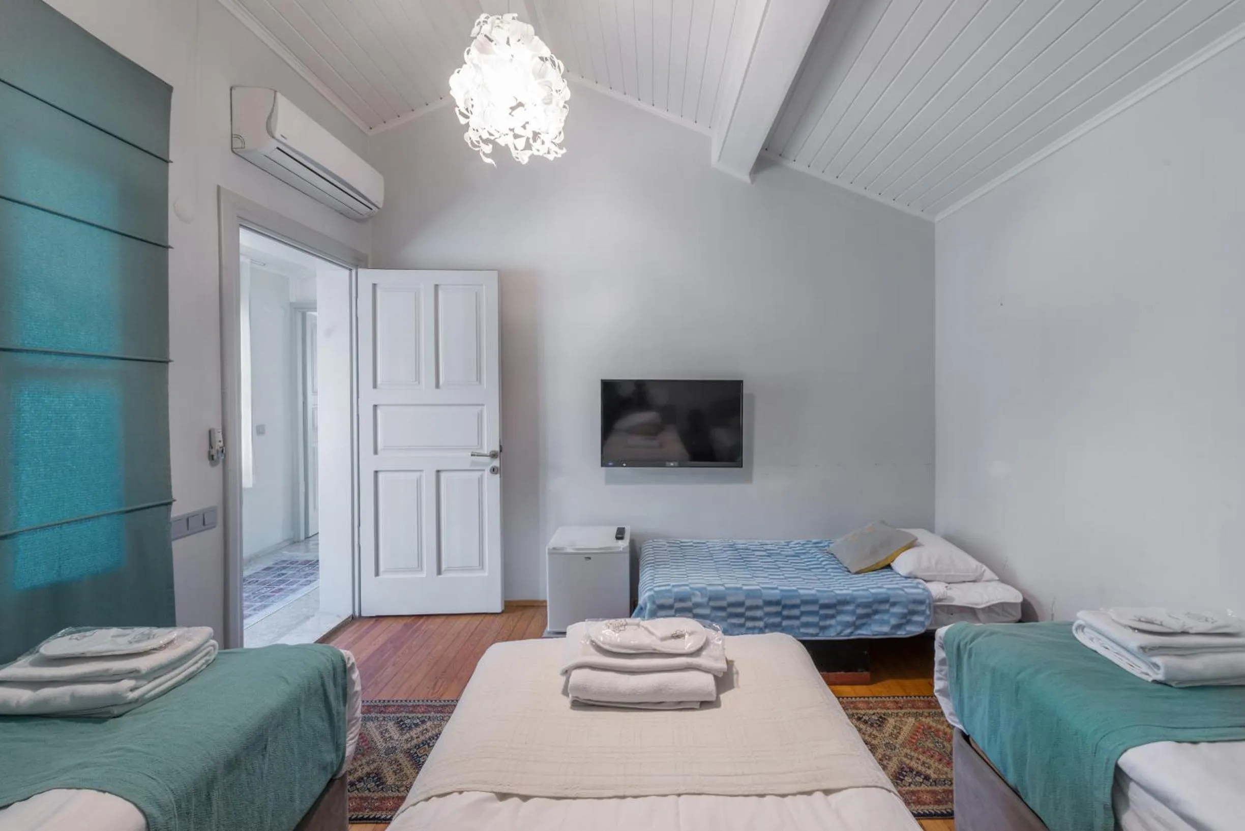 Bed in Delight Deluxe Hotel