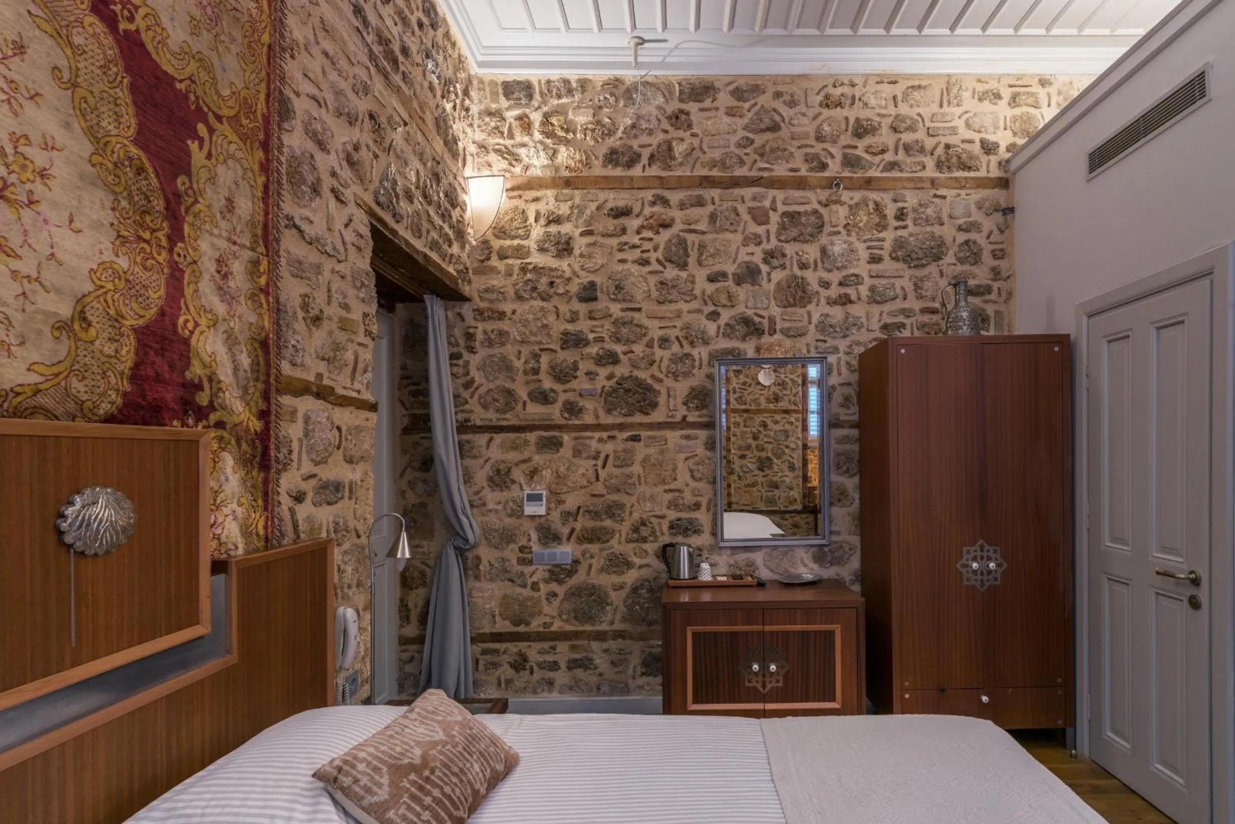 Bed in Delight Deluxe Hotel