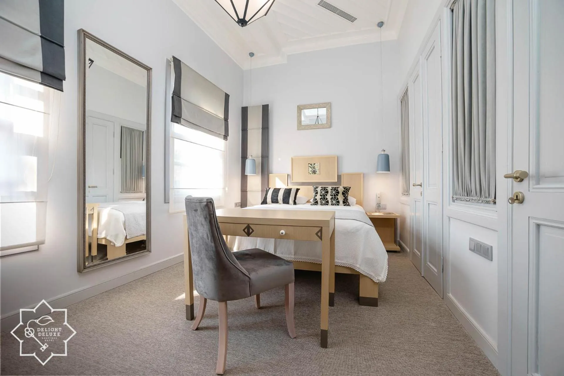 Photo of the whole room, Bed in Delight Deluxe Hotel