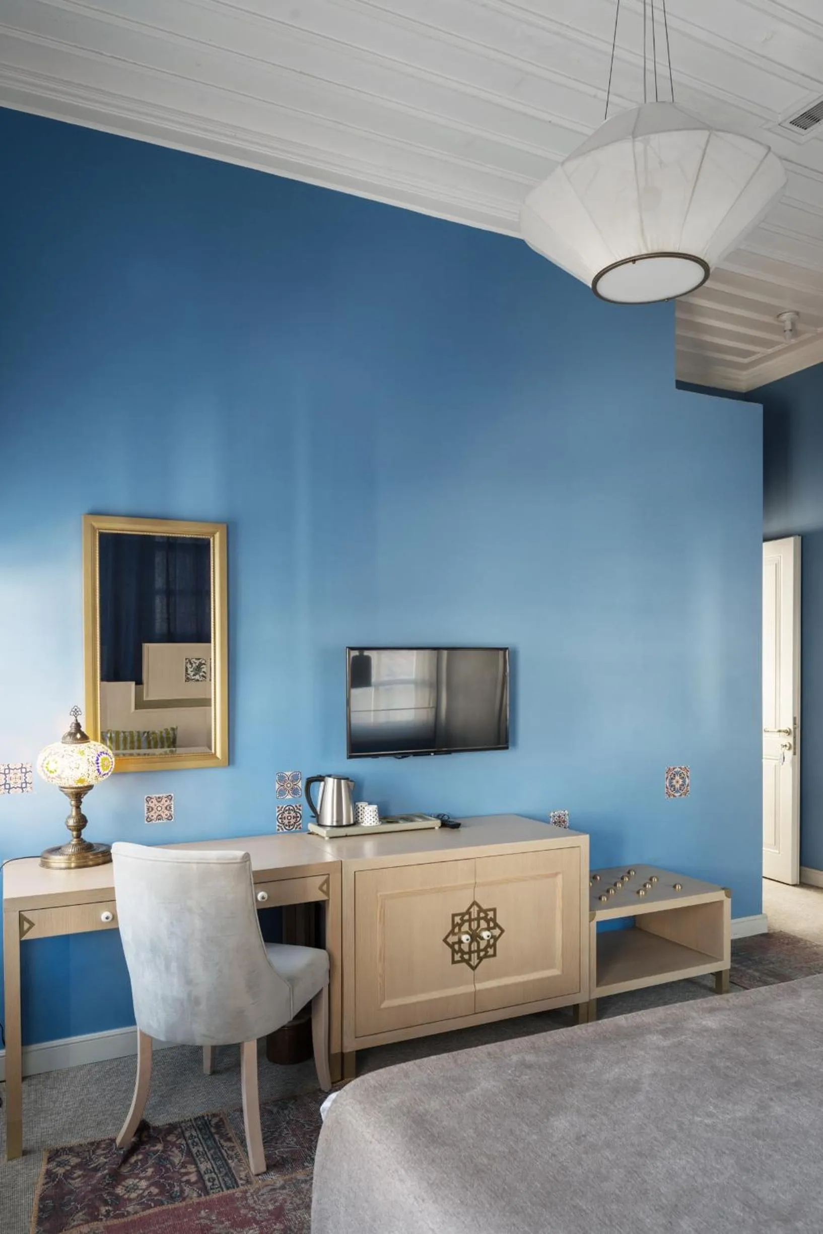 Bed in Delight Deluxe Hotel