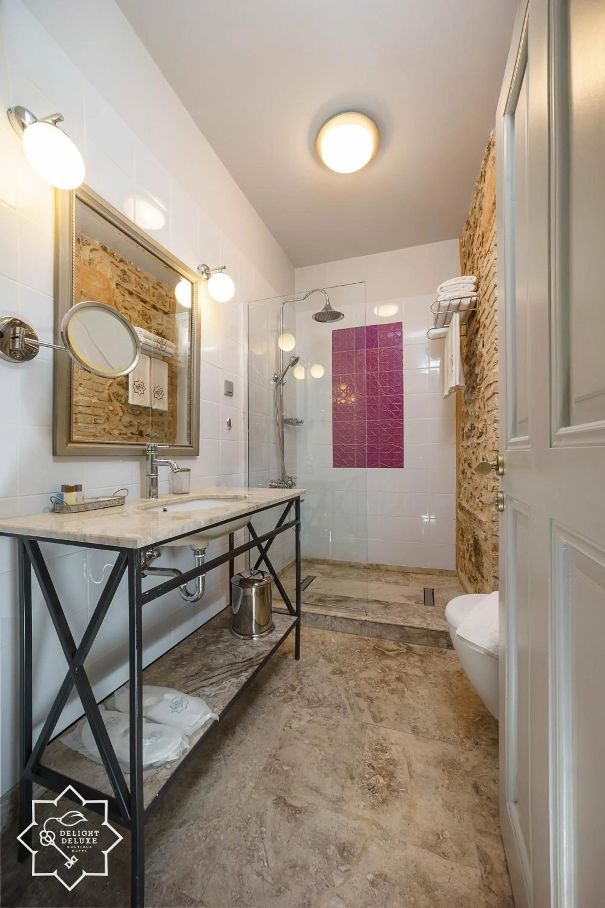 Bathroom in Delight Deluxe Hotel