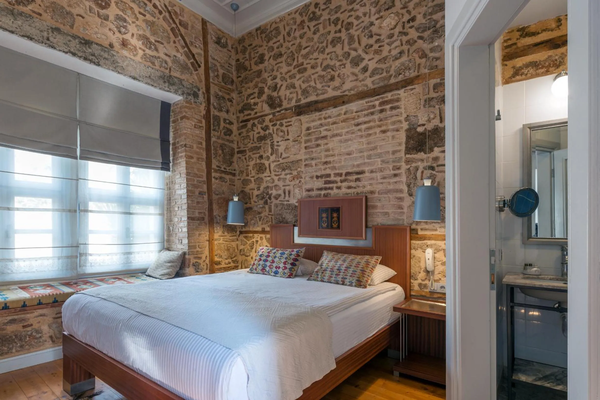 Bed in Delight Deluxe Hotel