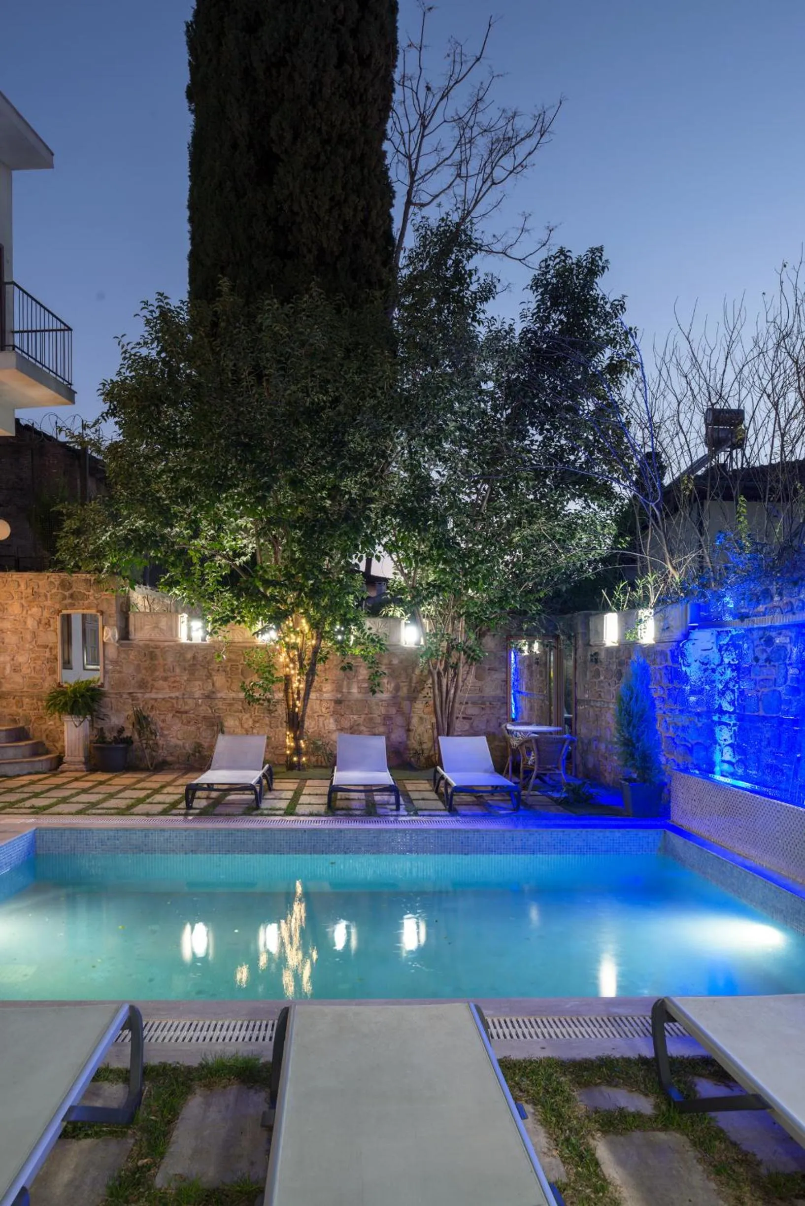 Swimming pool in Delight Deluxe Hotel