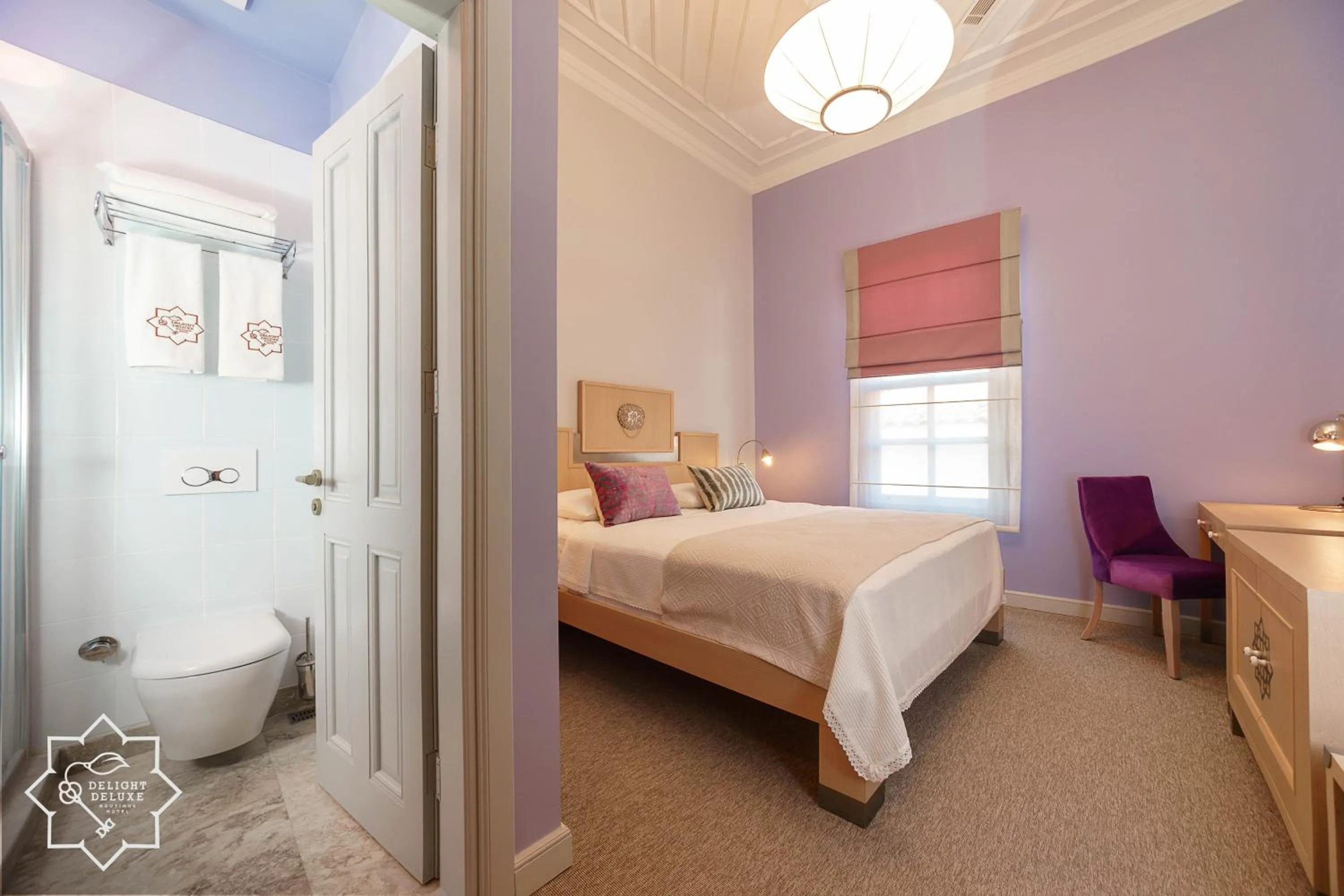 Photo of the whole room, Bed in Delight Deluxe Hotel