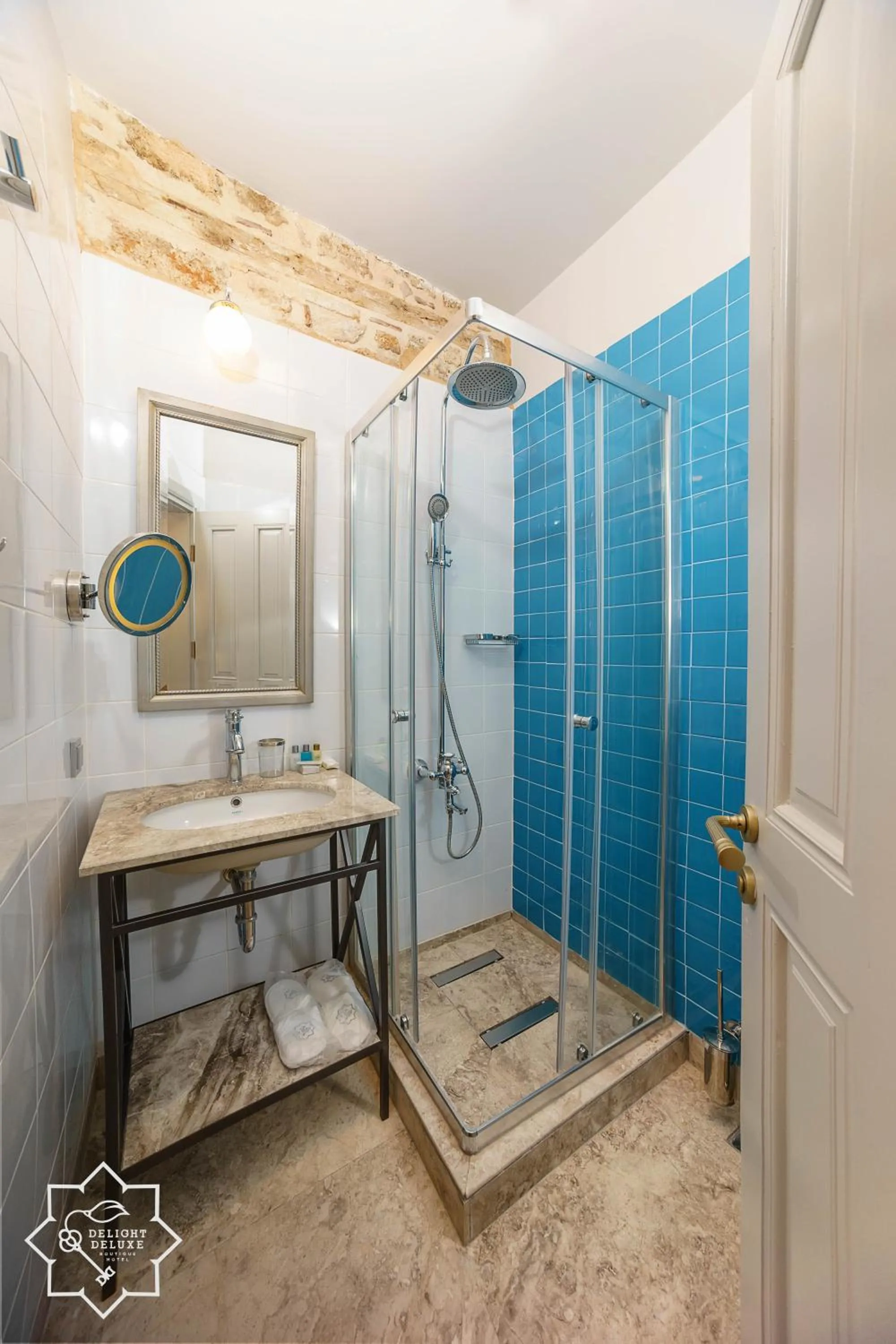 Bathroom in Delight Deluxe Hotel