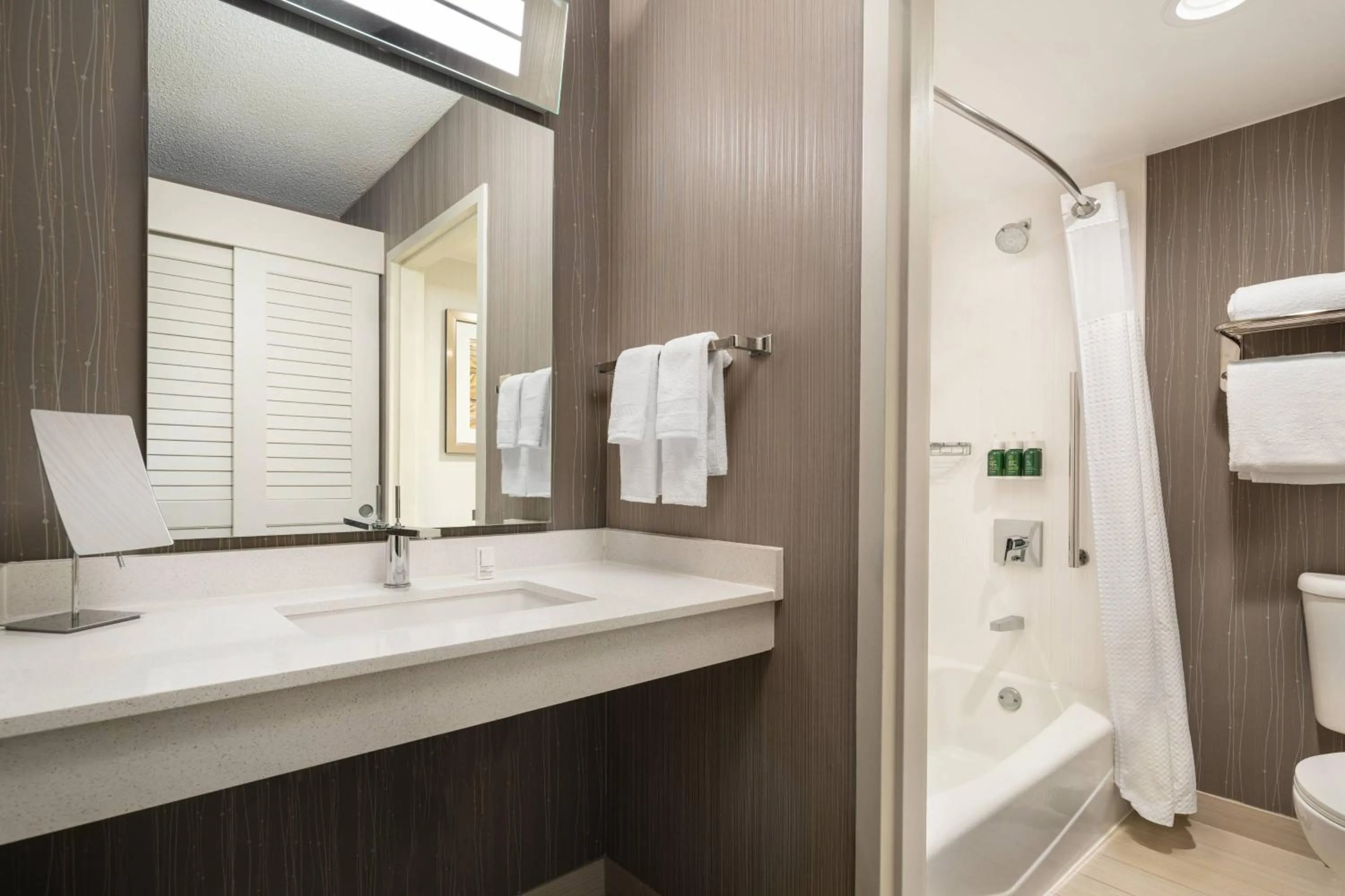 Bathroom in Courtyard San Francisco Larkspur Landing/Marin County