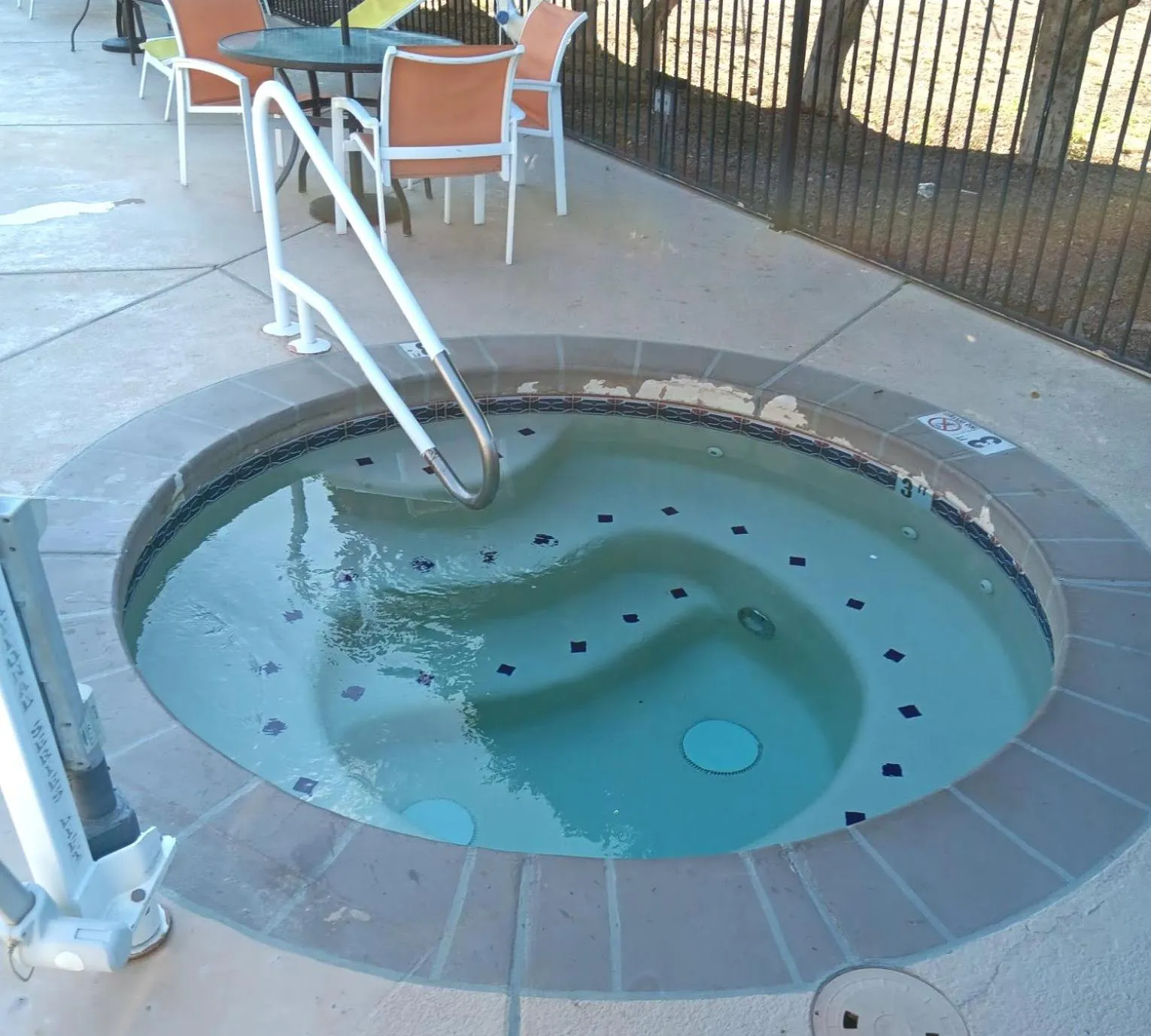 Hot Tub in Motel 6-Apache Junction, AZ