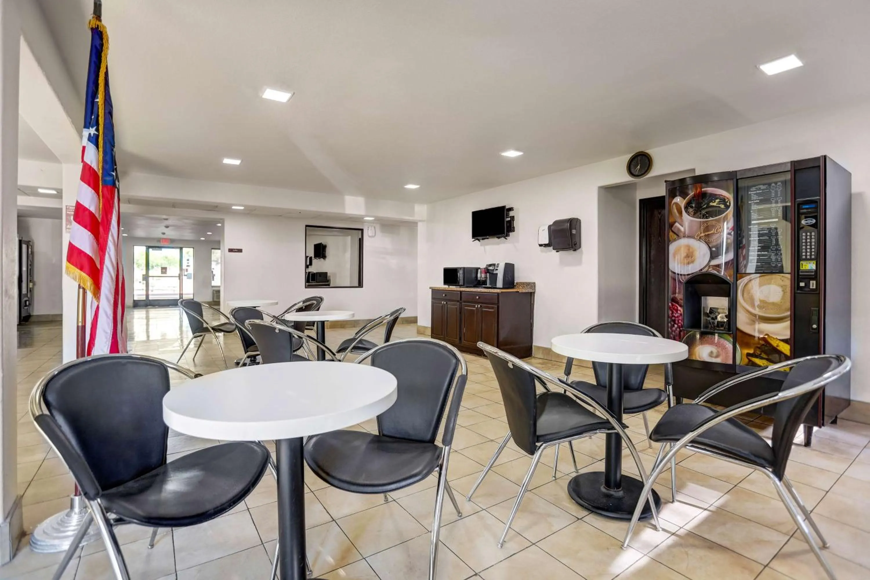 Restaurant/places to eat in Motel 6-Apache Junction, AZ