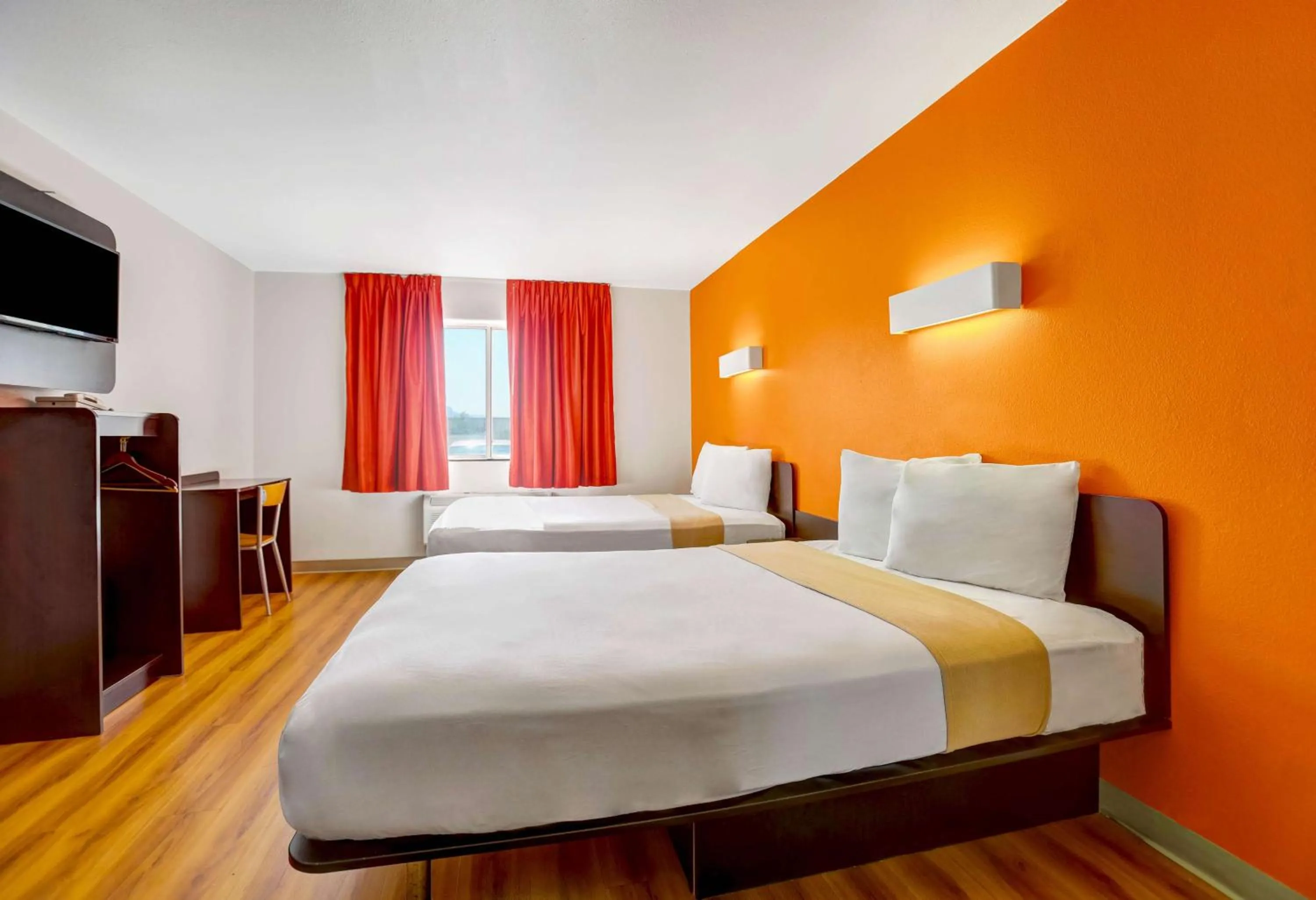 Photo of the whole room, Bed in Motel 6-Apache Junction, AZ