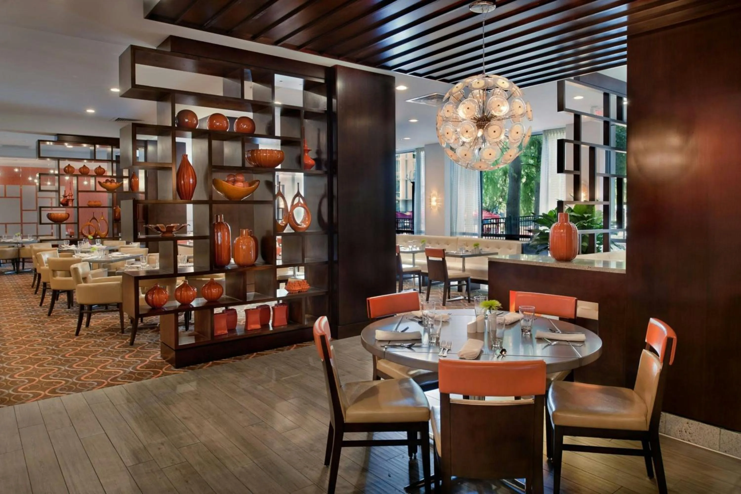 Restaurant/places to eat in Marriott St. Louis Airport