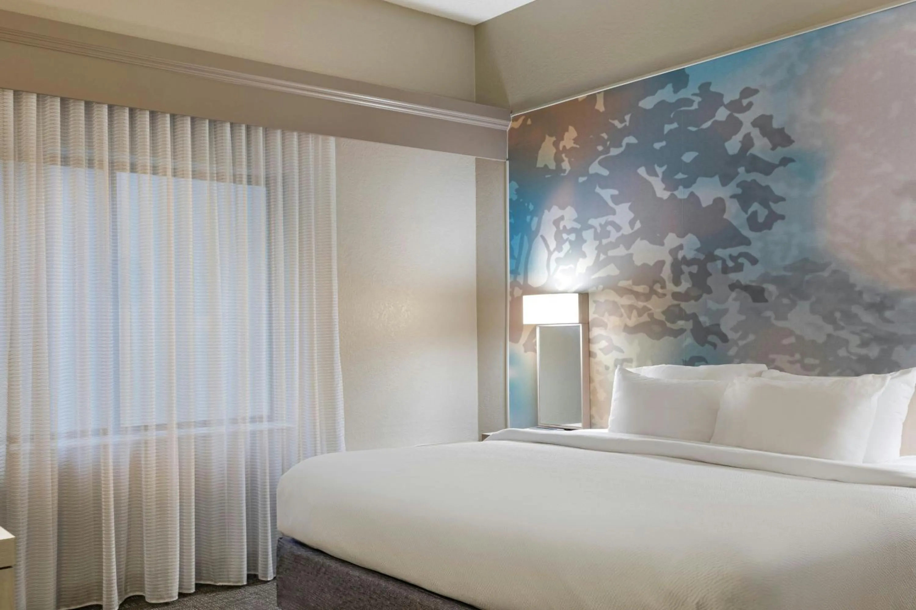 Photo of the whole room, Bed in Courtyard St. Louis Airport/Earth City