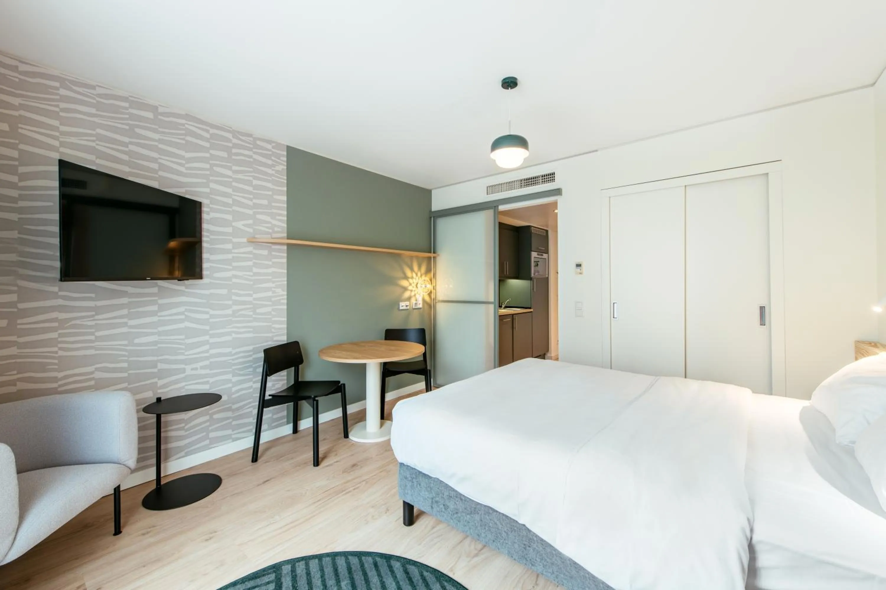 Bedroom, Bed in Aparthotel Adagio Muenchen City