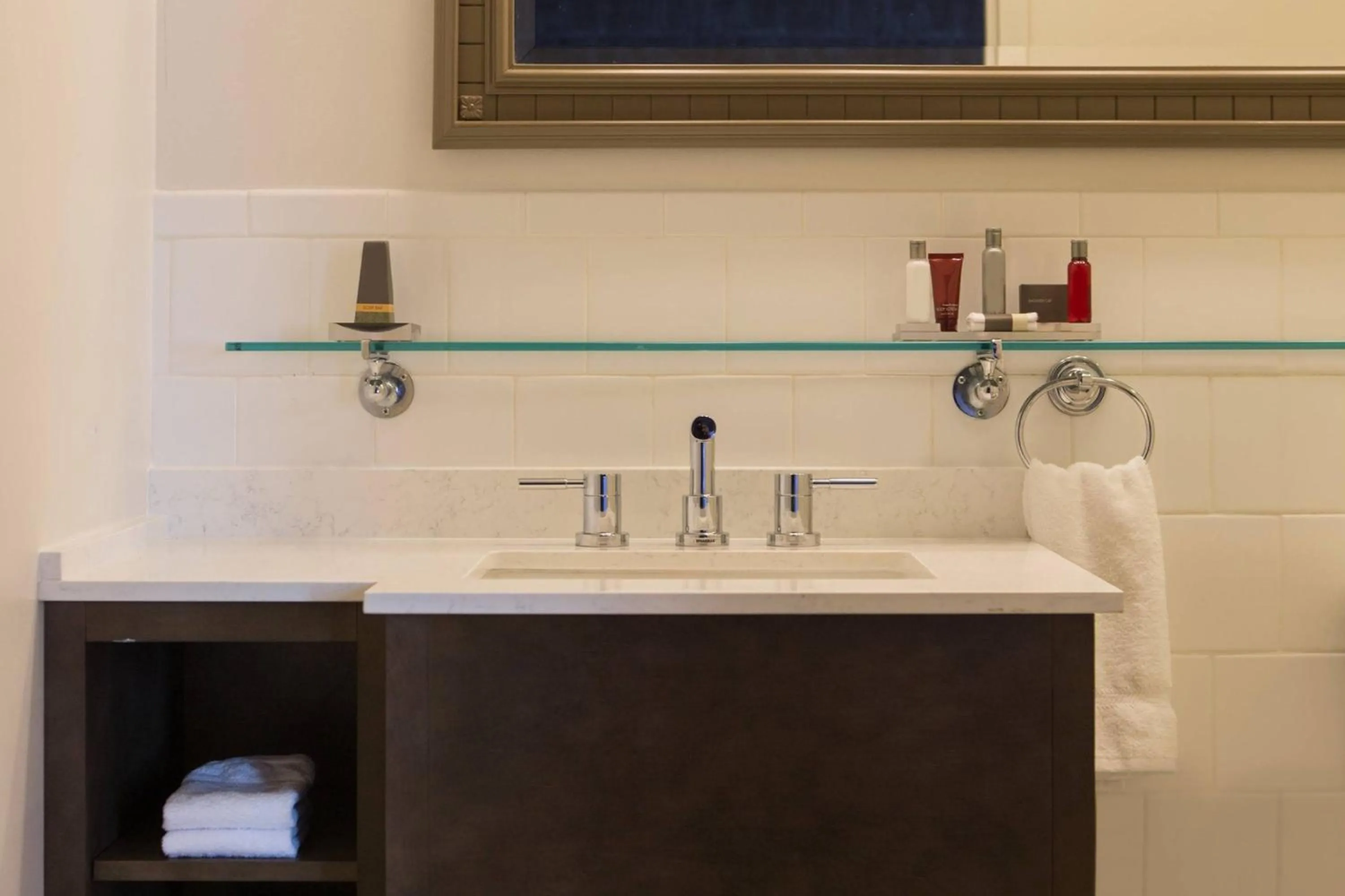 Bathroom in Marriott St. Louis Grand