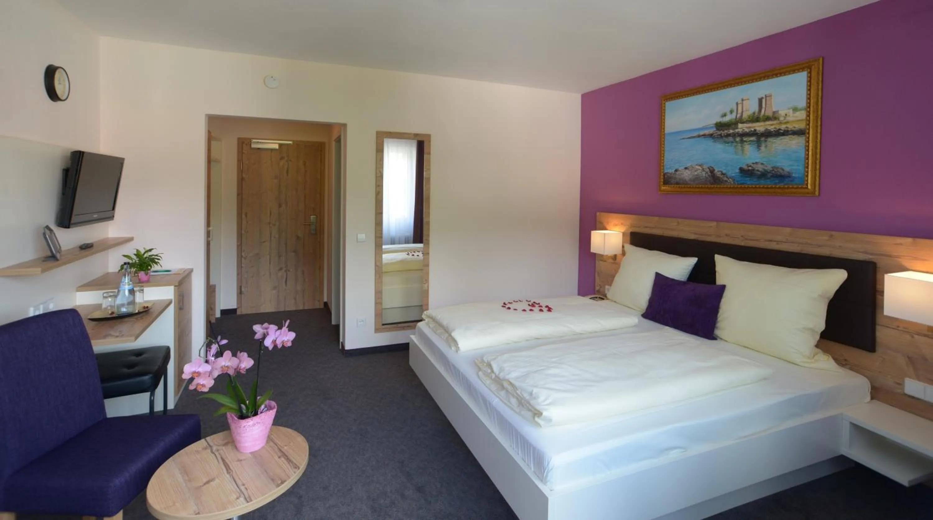 Bedroom, Bed in Schwarzwaldhotel Sonne