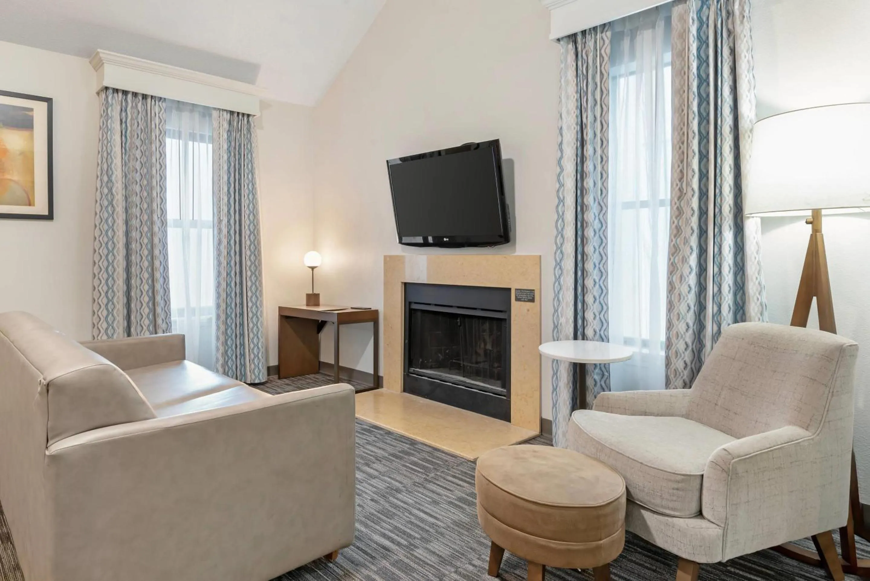 Bedroom in MainStay Suites St Louis - Galleria