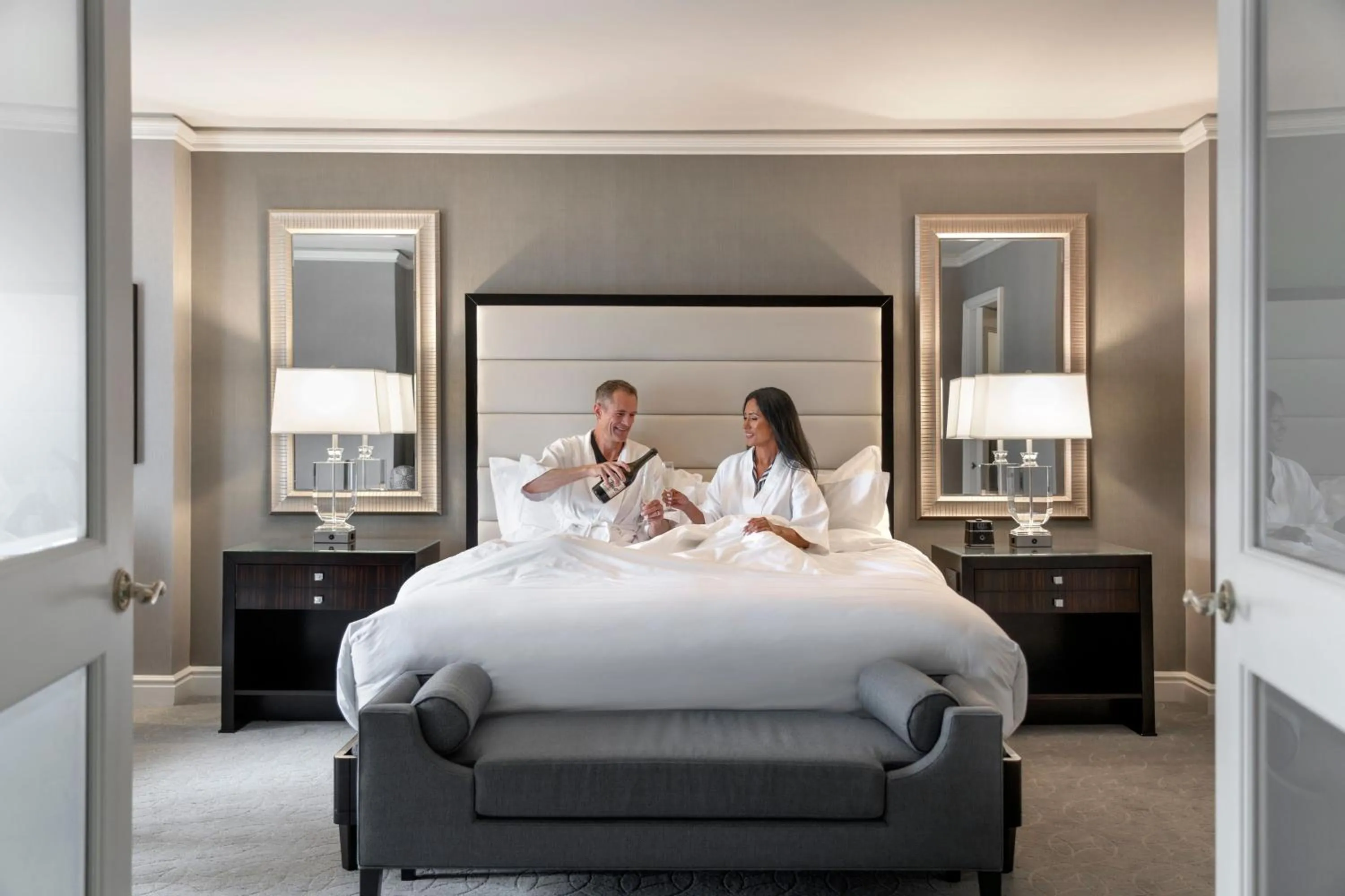 Photo of the whole room, Bed in The Ritz-Carlton, St. Louis