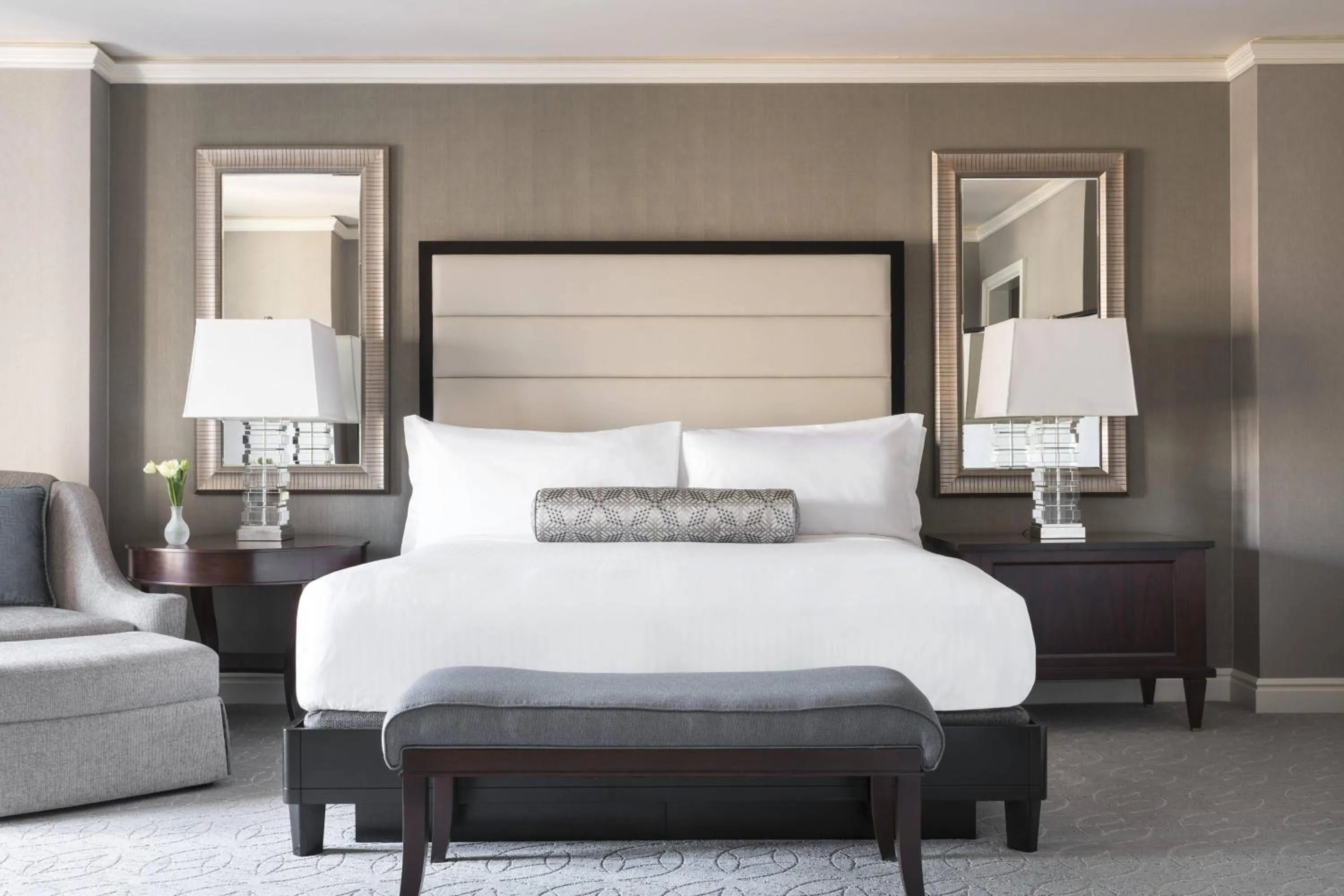 Photo of the whole room, Bed in The Ritz-Carlton, St. Louis