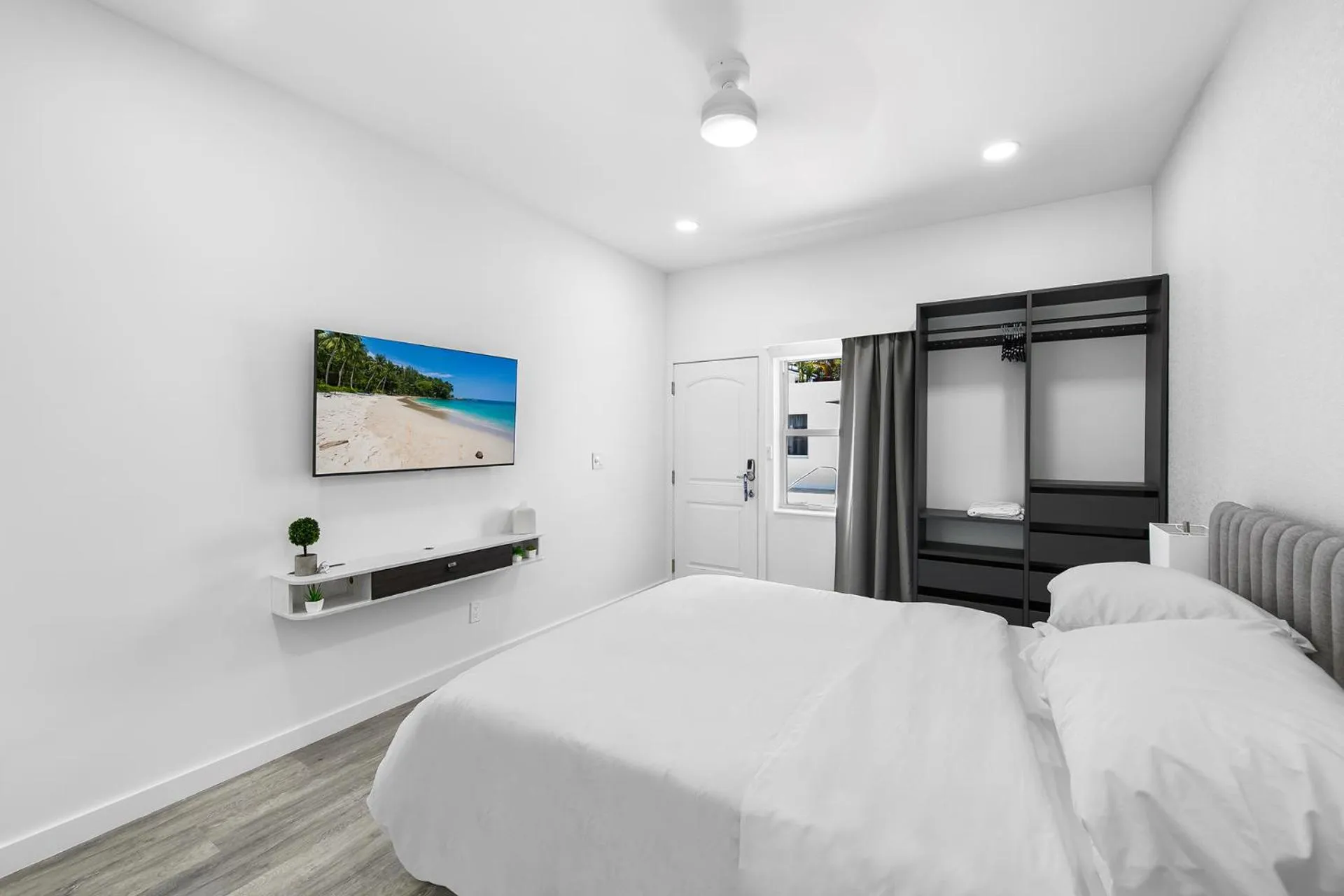 Bed in The Hotel Deauville