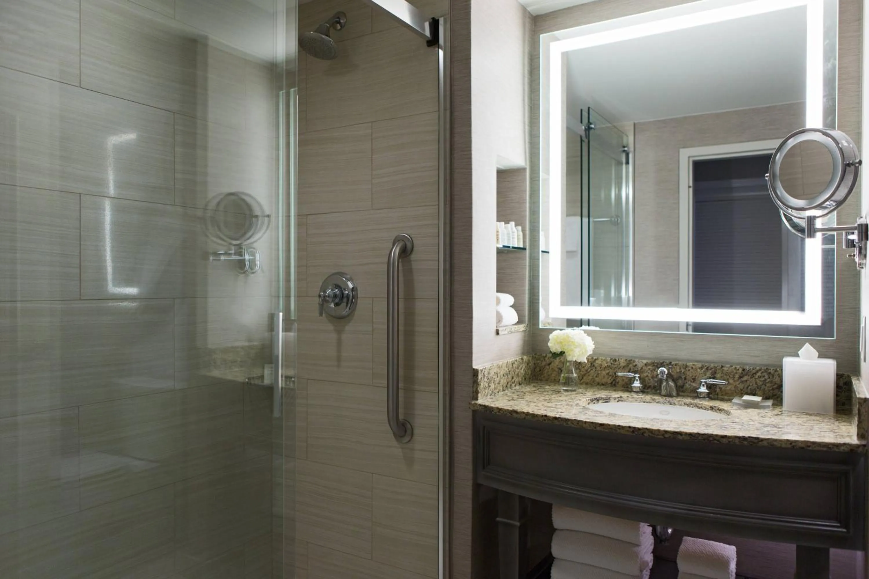 Bathroom in Renaissance Tampa International Plaza Hotel